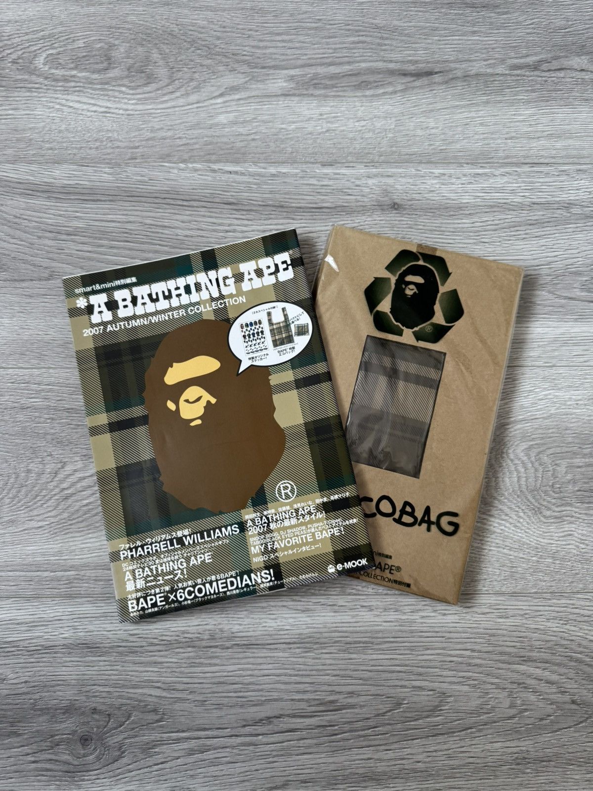 Bape Bape magasine Autumn / Winter 2007 collection stickers + bag Size ONE SIZE - 1 Thumbnail
