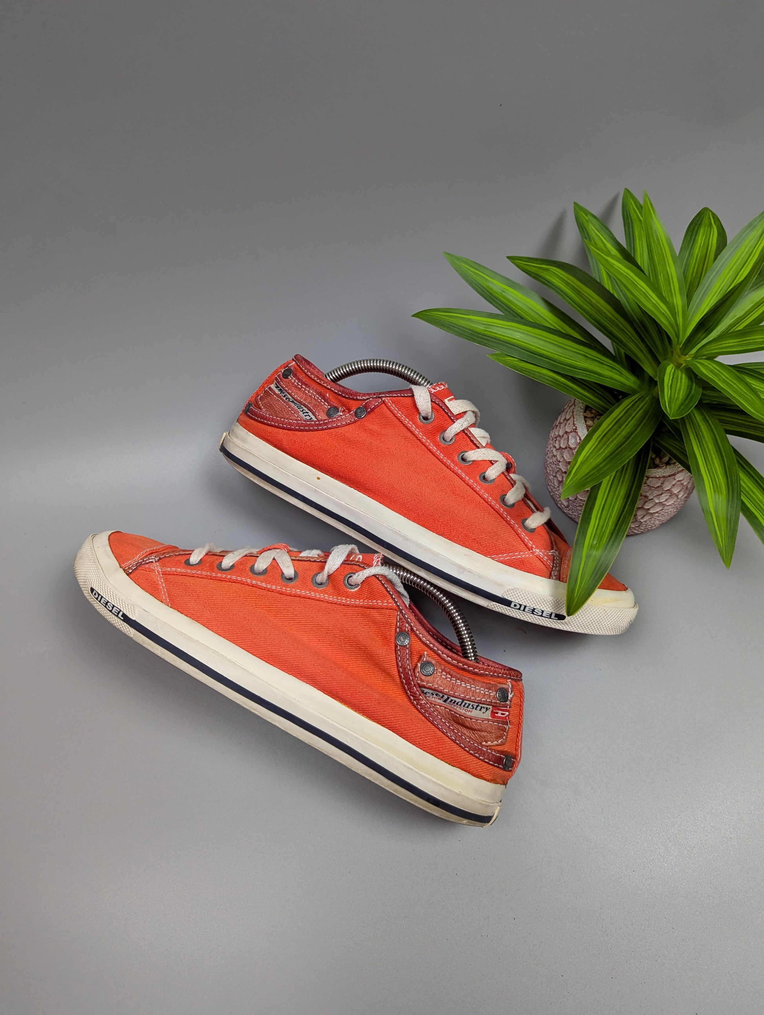 Diesel Diesel Exposure Low I Vintage Men's Low Y2k Casual Sneakers Size US 9 / EU 42 - 2 Thumbnail