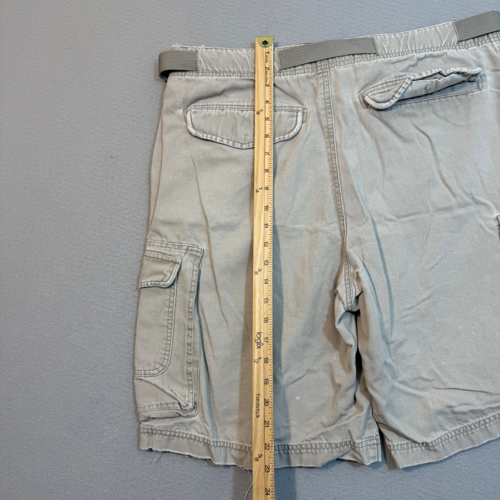 Old Navy Vintage Old Navy Cargo Shorts Men's 36 Tan 10" Inseam Size US 36 / EU 52 - 11 Thumbnail
