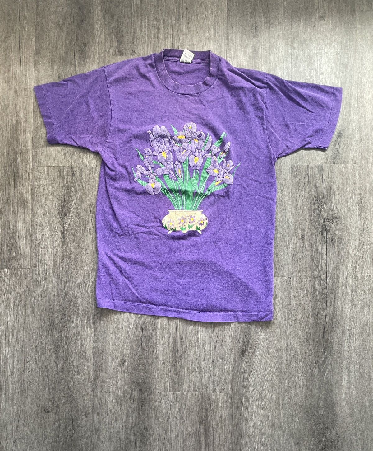 Fruit Of The Loom Vintage FOTL “Purple Iris Flowers” Graphic T-Shirt (Sz. L) Size US L / EU 52-54 / 3 - 1 Thumbnail