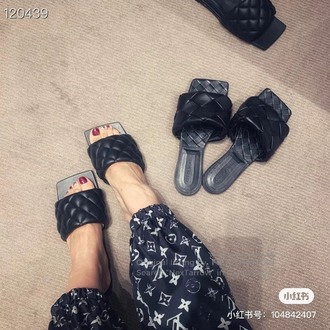 Bottega Veneta Bottega Veneta Quilted Leather Slide Sandals. Size US 7 / IT 37 - 6 Thumbnail