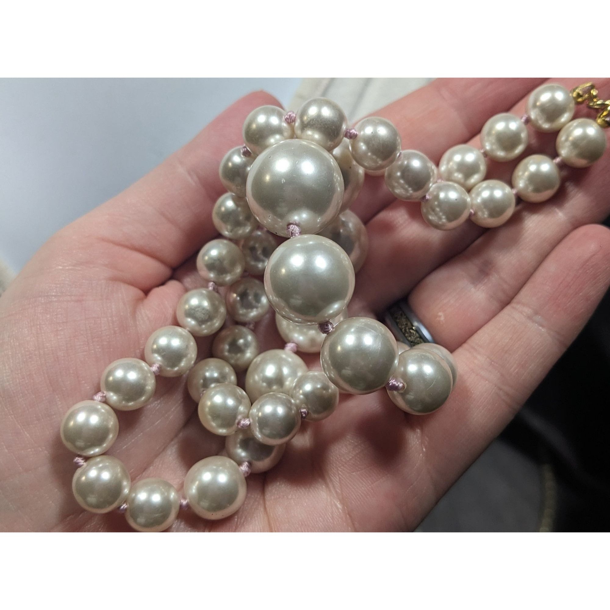 Other Vintage Elegant Hand Knotted Graduated Faux Pearl Necklace Size ONE SIZE - 3 Thumbnail