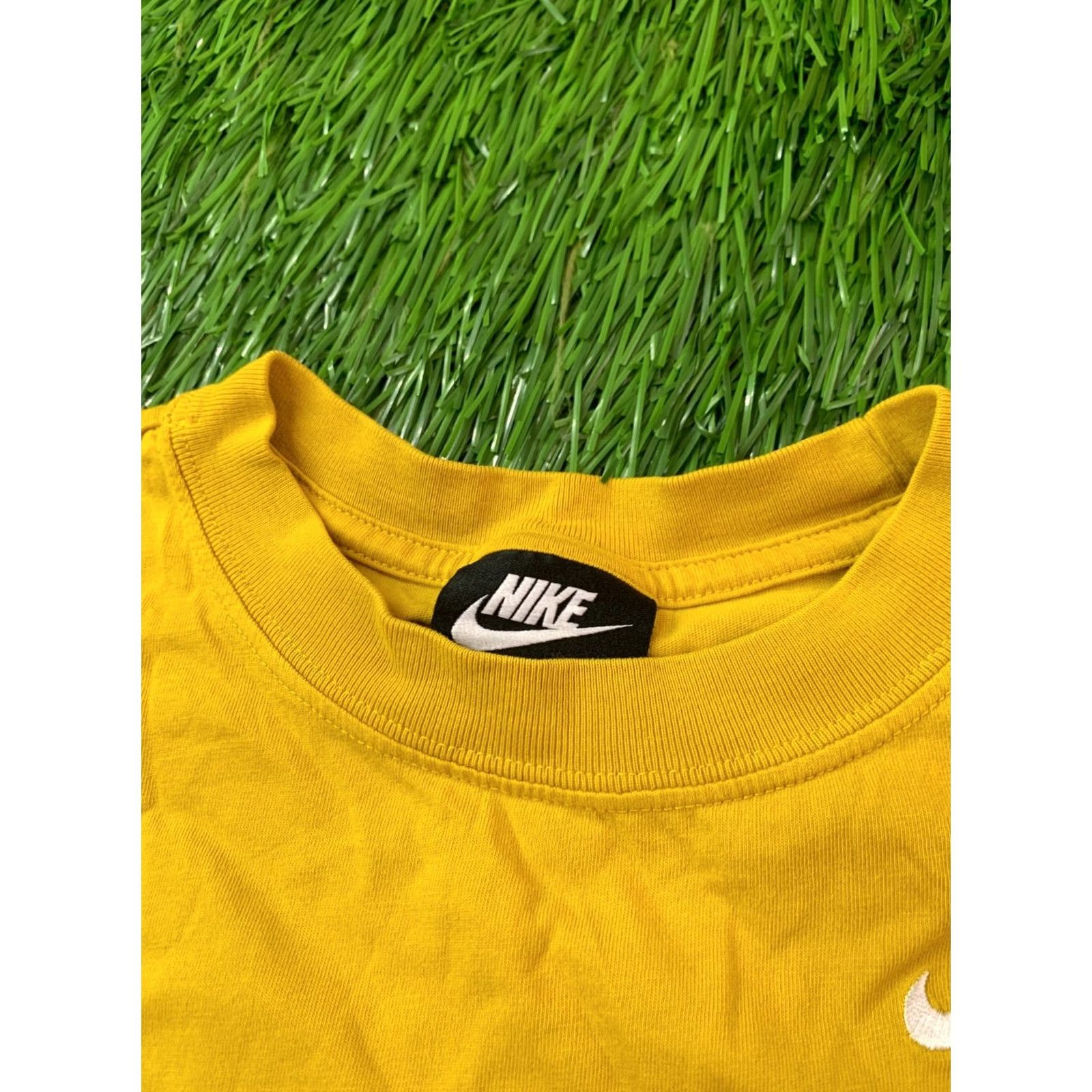 Nike Nike Original 2019 Women Casual Shirt XS T-Shirt Jersey Yellow Short Sleeve Classic Fit Size XS / US 0-2 / IT 36-38 - 3 Thumbnail