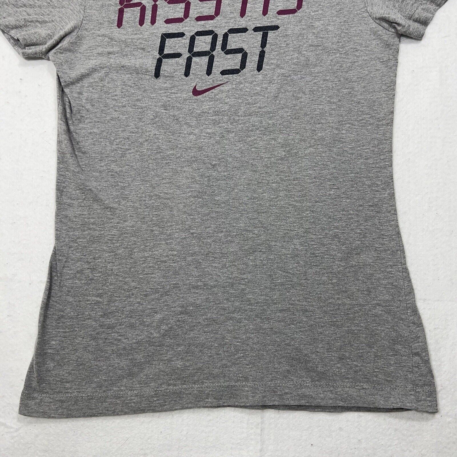 Nike Nike Kiss My Fast Gray Short Sleeve Graphic T Shirt Size S / US 4 / IT 40 - 6 Thumbnail