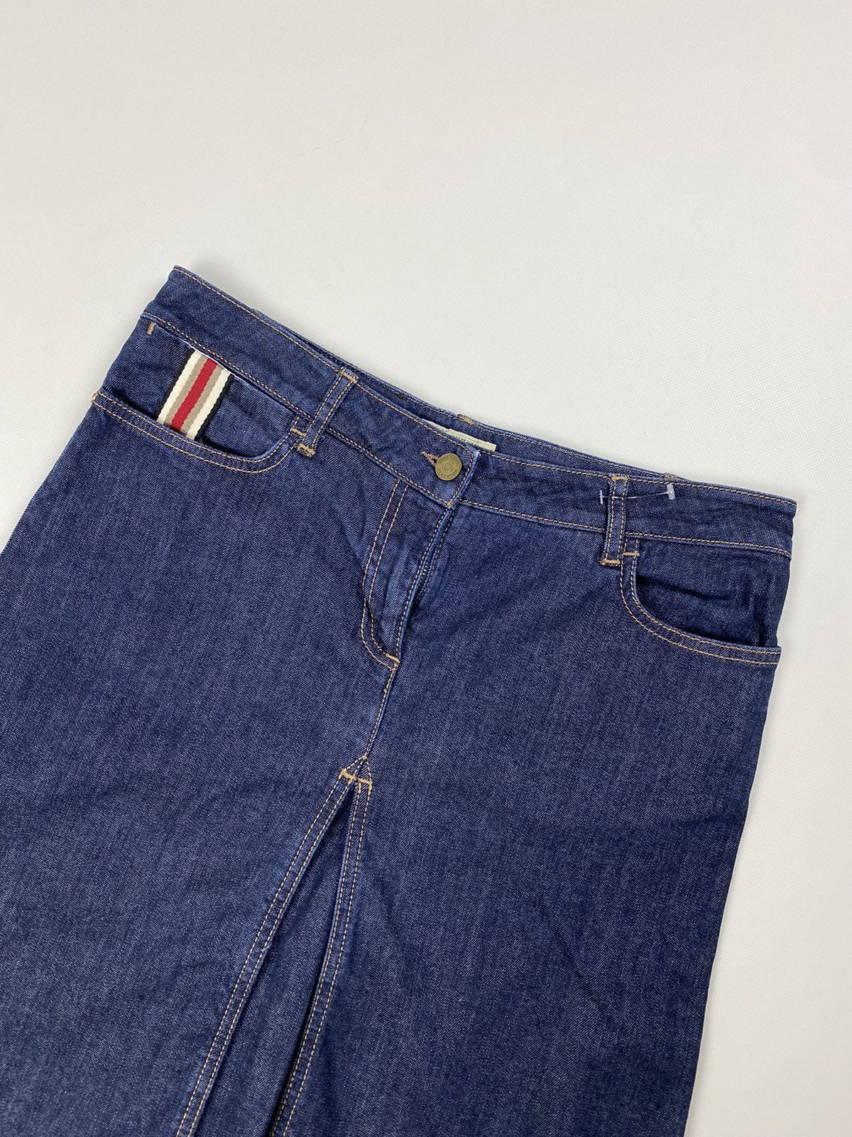 Burberry × Vintage Y2K Burberry ladies denim skirt size US 4 IT 38 Size 27" / US 4 / IT 40 - 4 Thumbnail