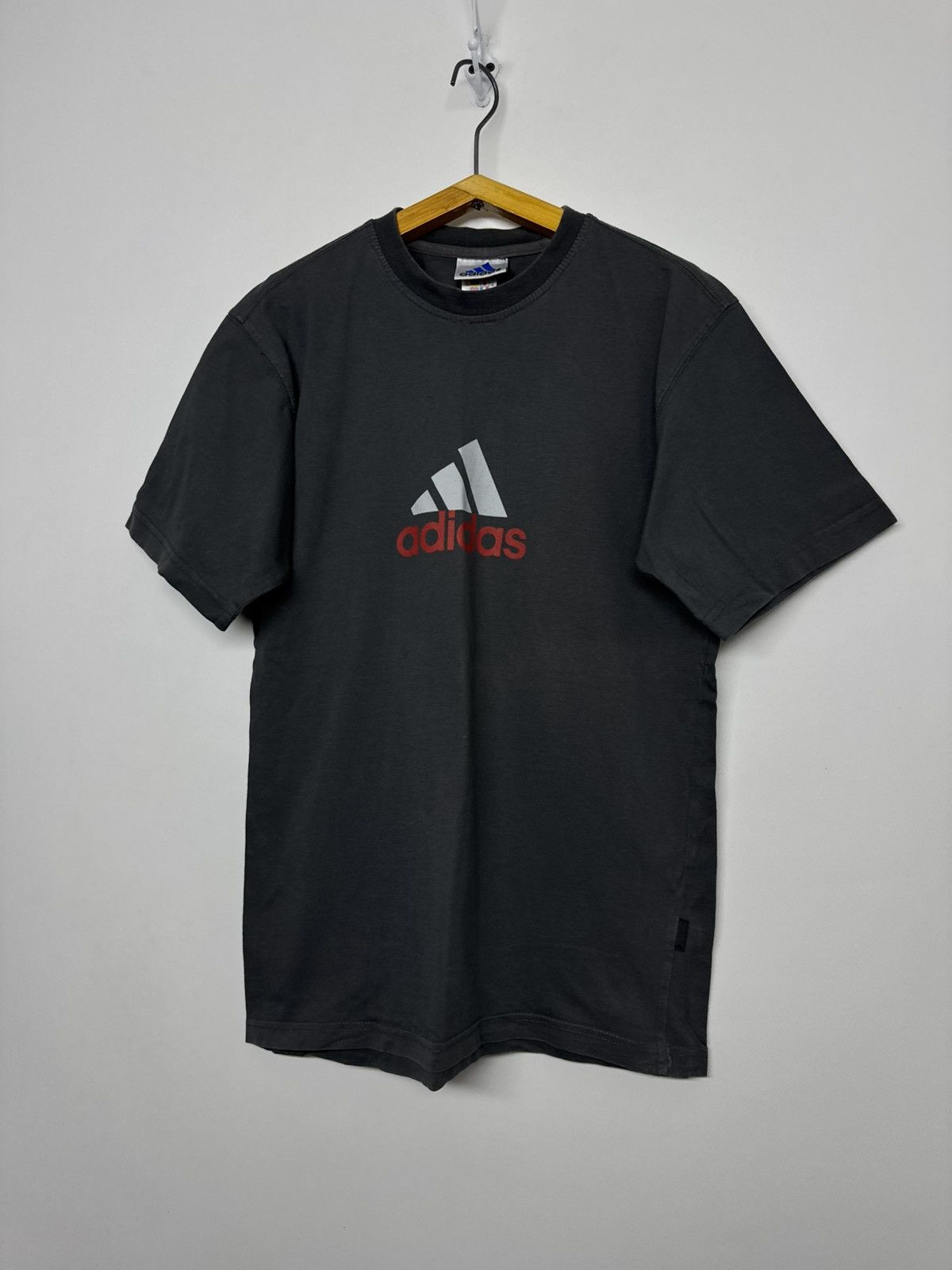Adidas Vintage Adidas Big Logo T-Shirt 90’s Size US L / EU 52-54 / 3 - 4 Thumbnail