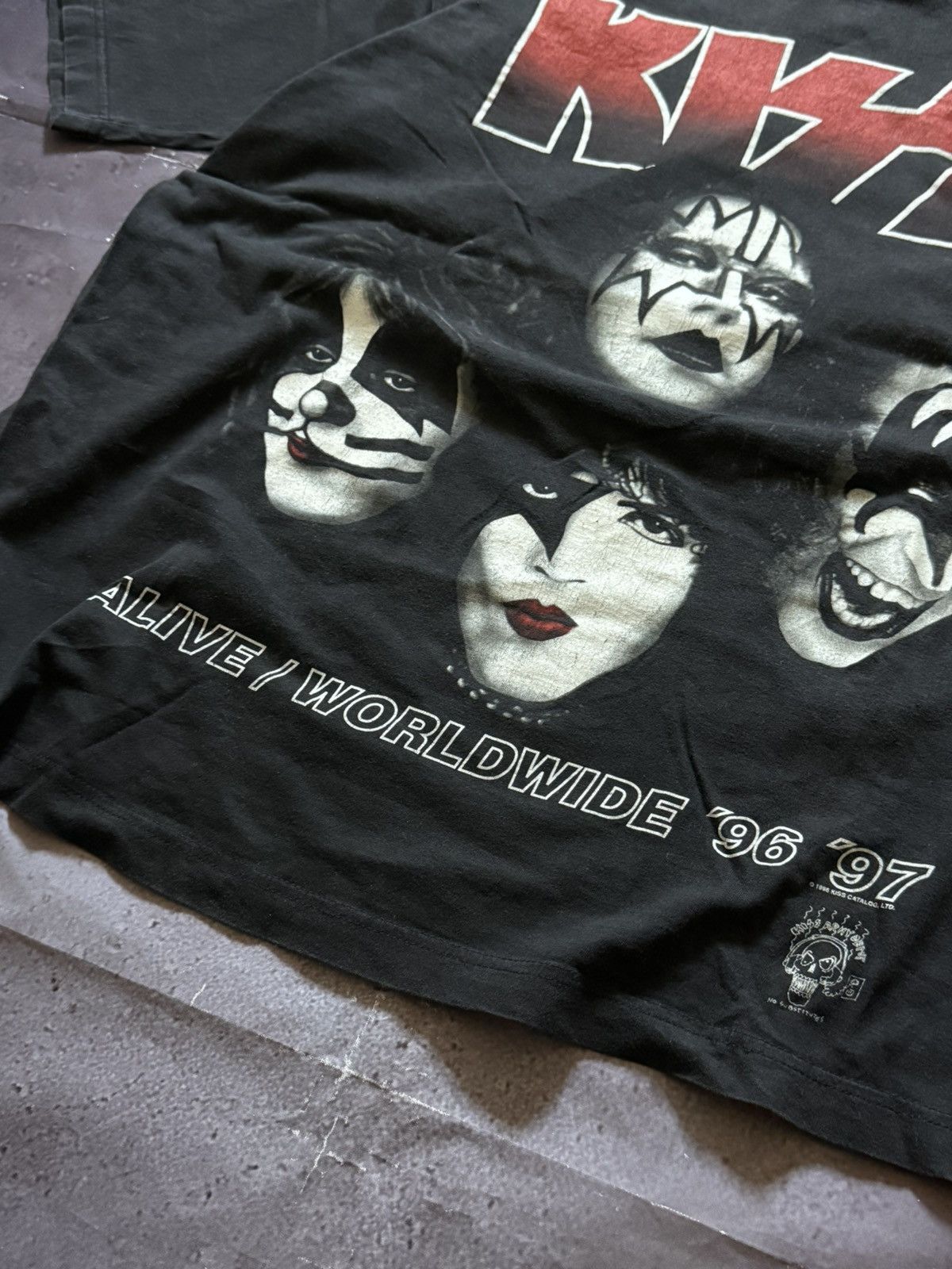 KISS × Merc Vintage 1996 / 97 KISS T-shirt ALIVE / WORLDWIDE Size US L / EU 52-54 / 3 - 3 Thumbnail