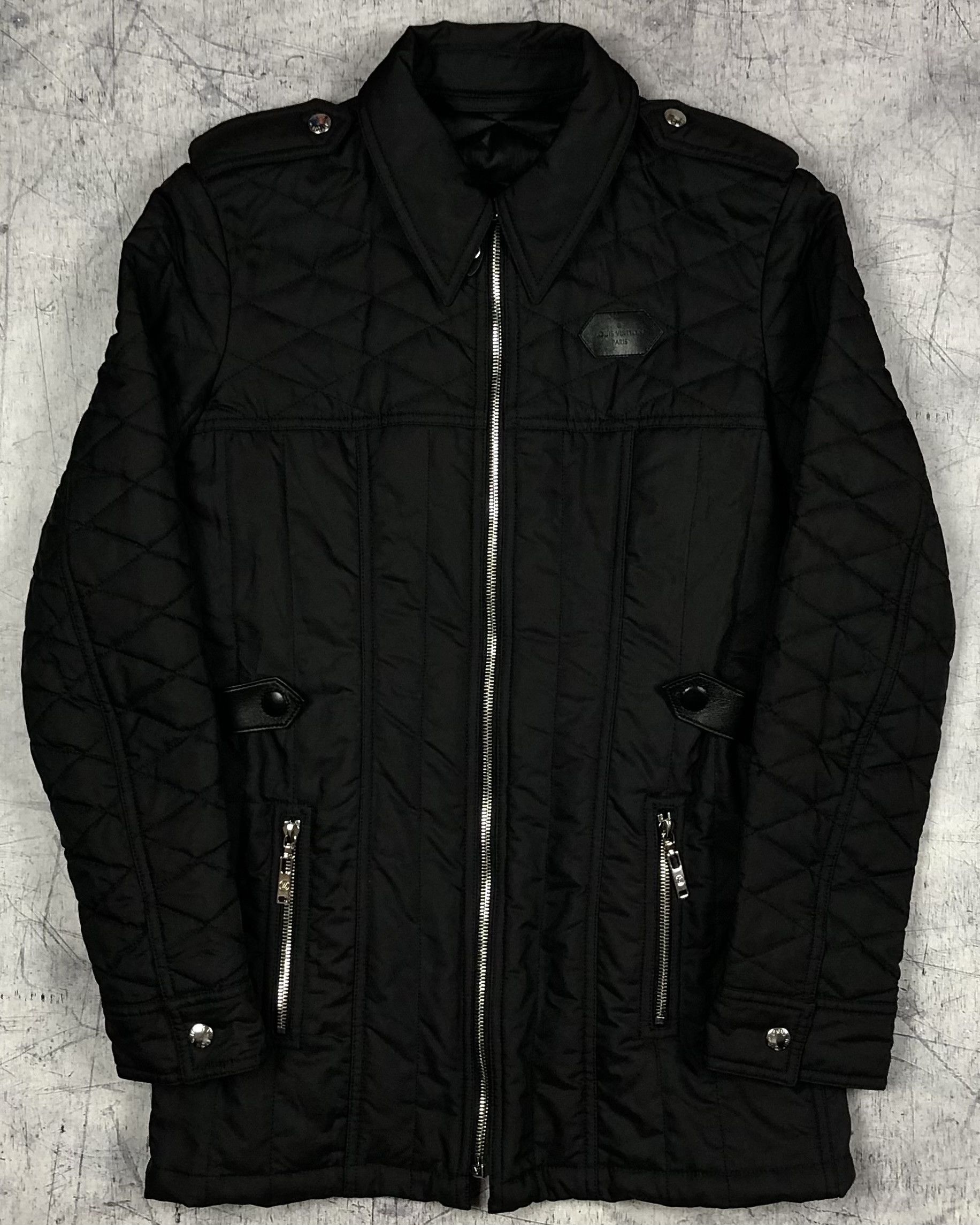 Louis Vuitton Louis Vuitton Paris Quilted Belted Ladies Coat Jacket rare Size XS / US 0-2 / IT 36-38 - 1 Thumbnail