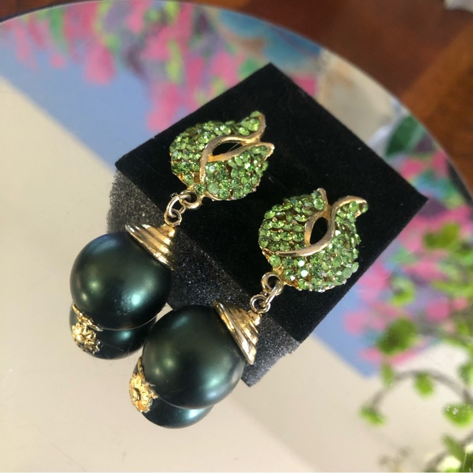Vintage Vintage peridot rhinestone covered tulip pearl earring Size ONE SIZE - 1 Thumbnail