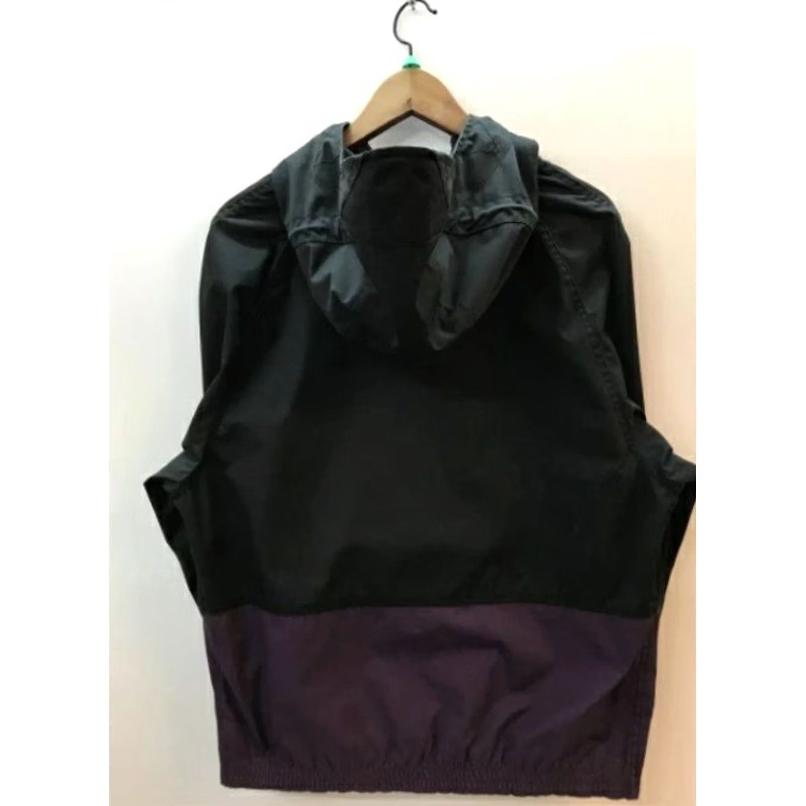 The North Face Purple Label THE NORTH FACE PURPLE LABEL MOUNTAIN PARKA MEN COLOR BLACK x PURPLE SIZE M USED Jacket Size US M / EU 48-50 / 2 - 2 Thumbnail