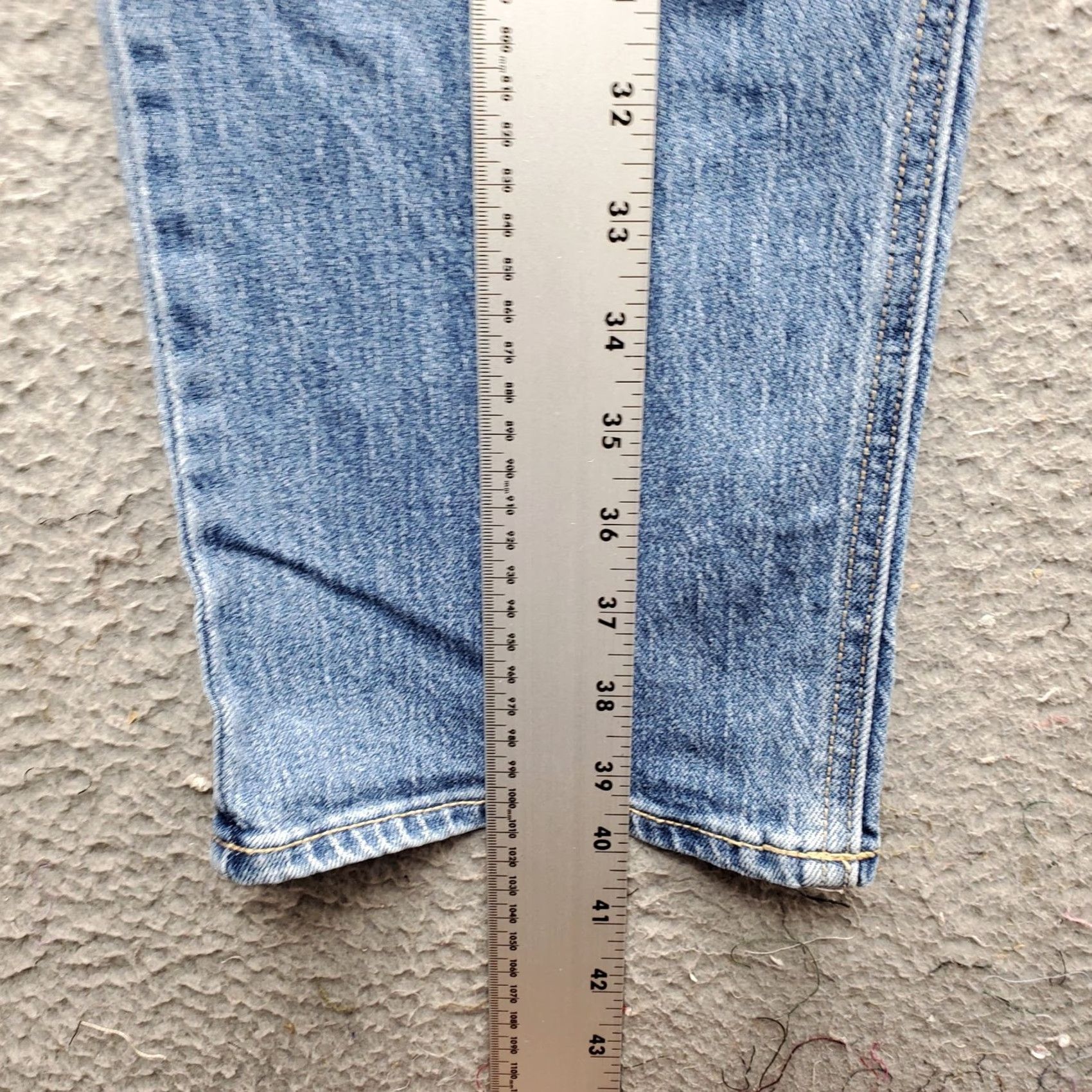 Old Navy Old Navy Wow Jeans Womens 14 Blue Denim Mid Rise Tapered Leg Whiskered Boyfriend Jeans Size 36" / US 14 / IT 50 - 3 Thumbnail