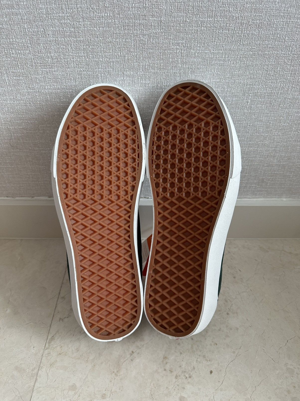 Vans Pig Suede Old Skool Size US 9 / EU 42 - 7 Thumbnail