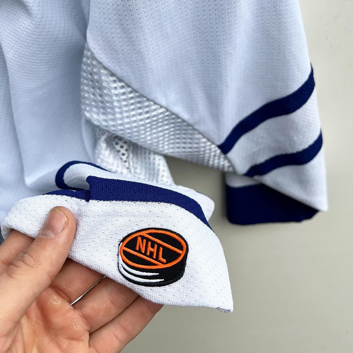 NFL VINTAGE NHL TORONTO MAPLE LEAFS JERSEY(young) Size US XS / EU 42 / 0 - 6 Thumbnail