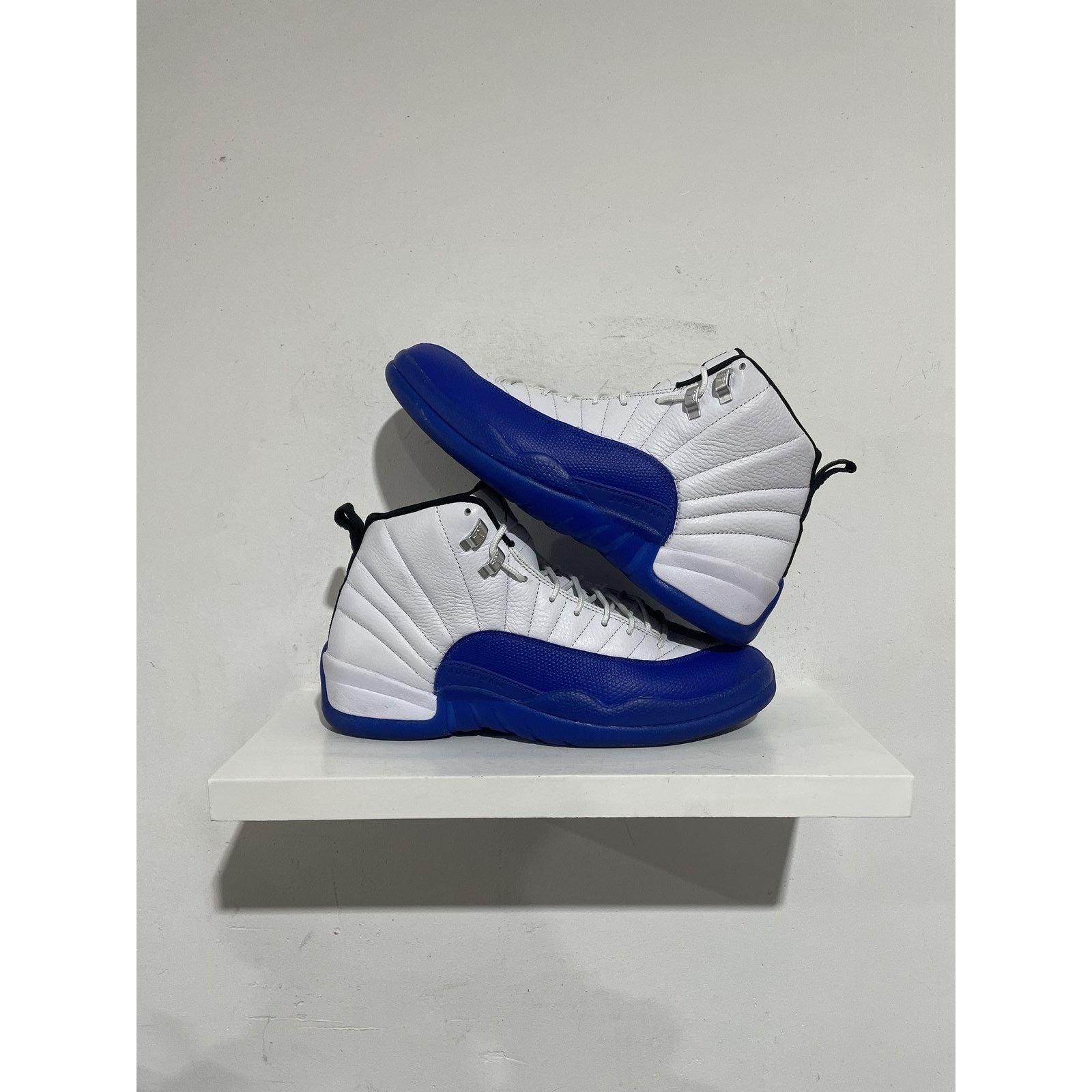 Jordan Brand JORDAN 12 RETRO BLUEBERRY SIZE 10.5 PREOWNED Size US 10.5 / EU 43-44 - 1 Thumbnail