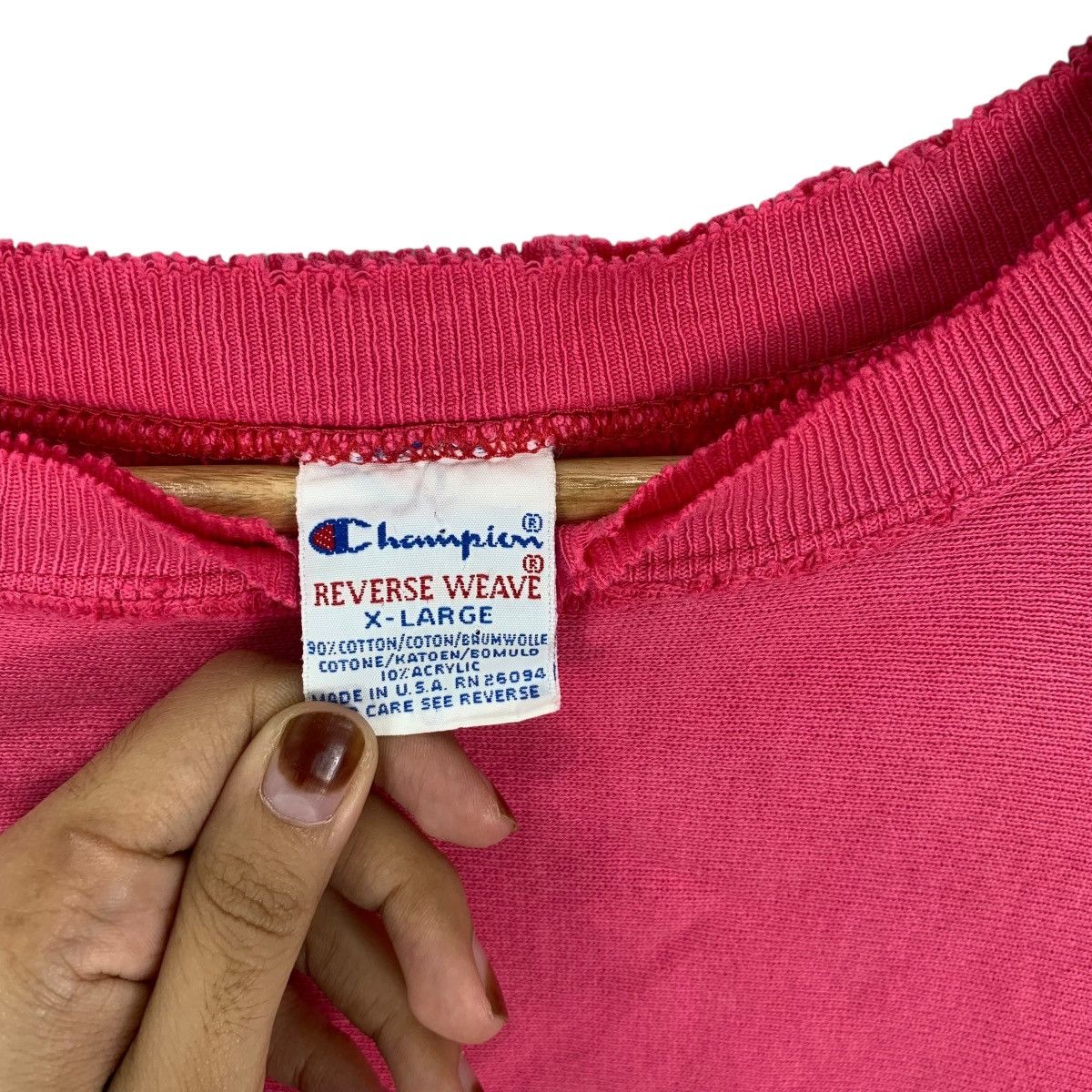 Champion Vintage 80’ CHAMPION REVERSE WEAVE Thrashed Pink Sweatshirt Size XL / US 12-14 / IT 48-50 - 6 Thumbnail