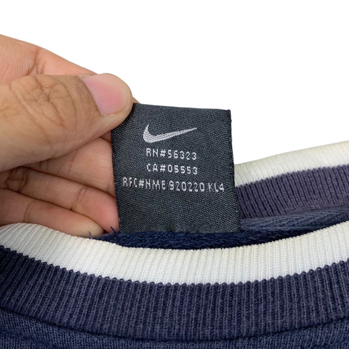 Nike Y2K NIKE Embroidery Small Logo Crewneck Sweatshirt #2196-C97 Size US M / EU 48-50 / 2 - 12 Thumbnail