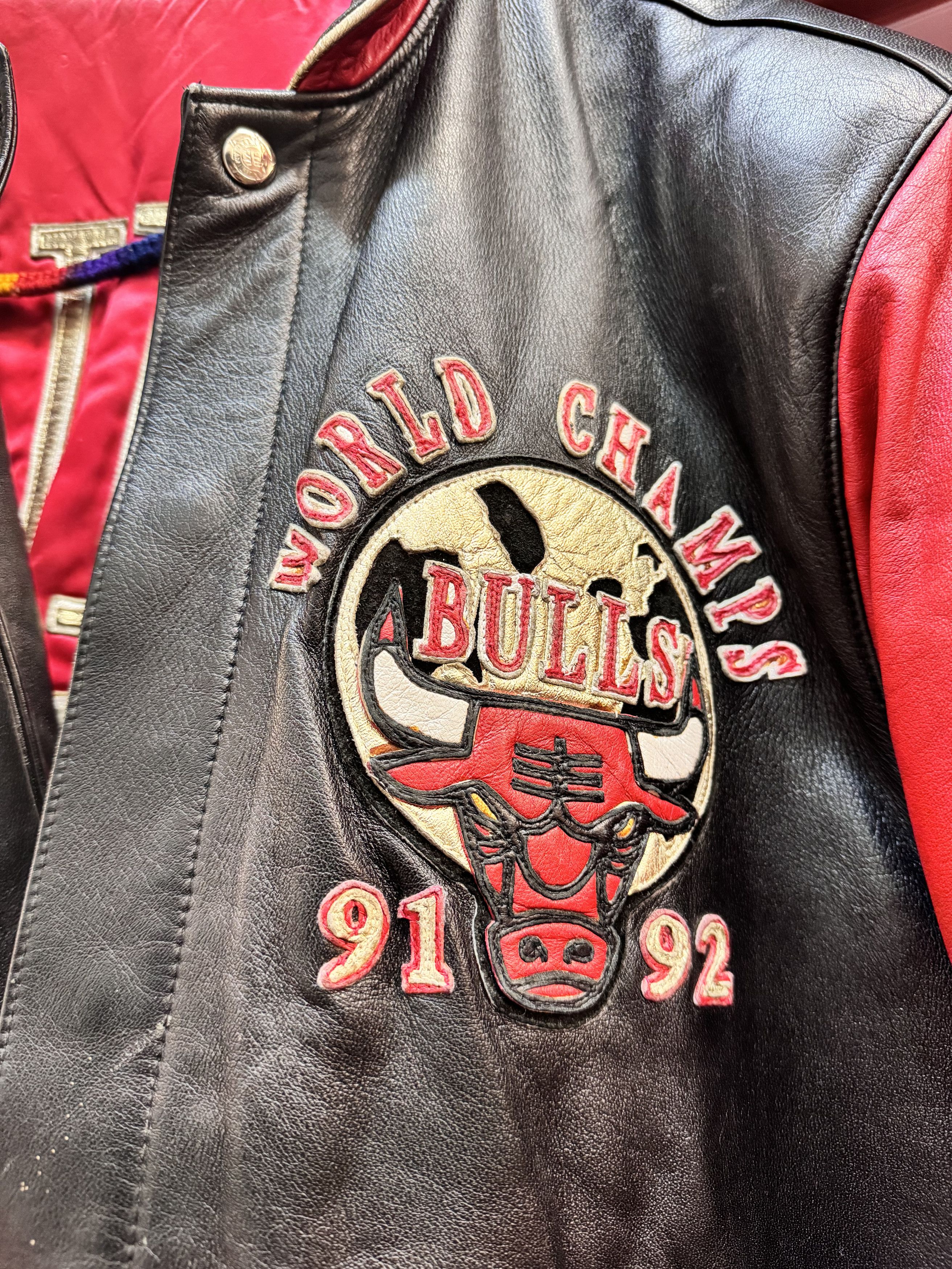 Jeff Hamilton × NBA × Vintage Jeff Hamilton *BACK 2 BACK CHICAGO BULLS* Leather Jacket Size US S / EU 44-46 / 1 - 3 Thumbnail