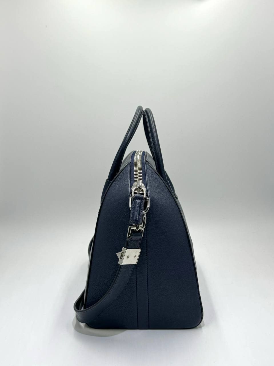 Givenchy Givenchy Antigona Medium Leather Hand Bag Size ONE SIZE - 16 Thumbnail