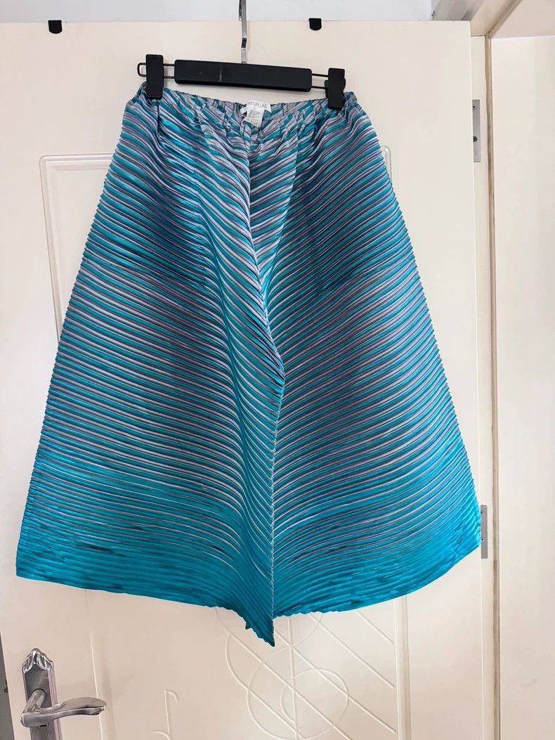 Issey Miyake size:5 Blue gradient culottes