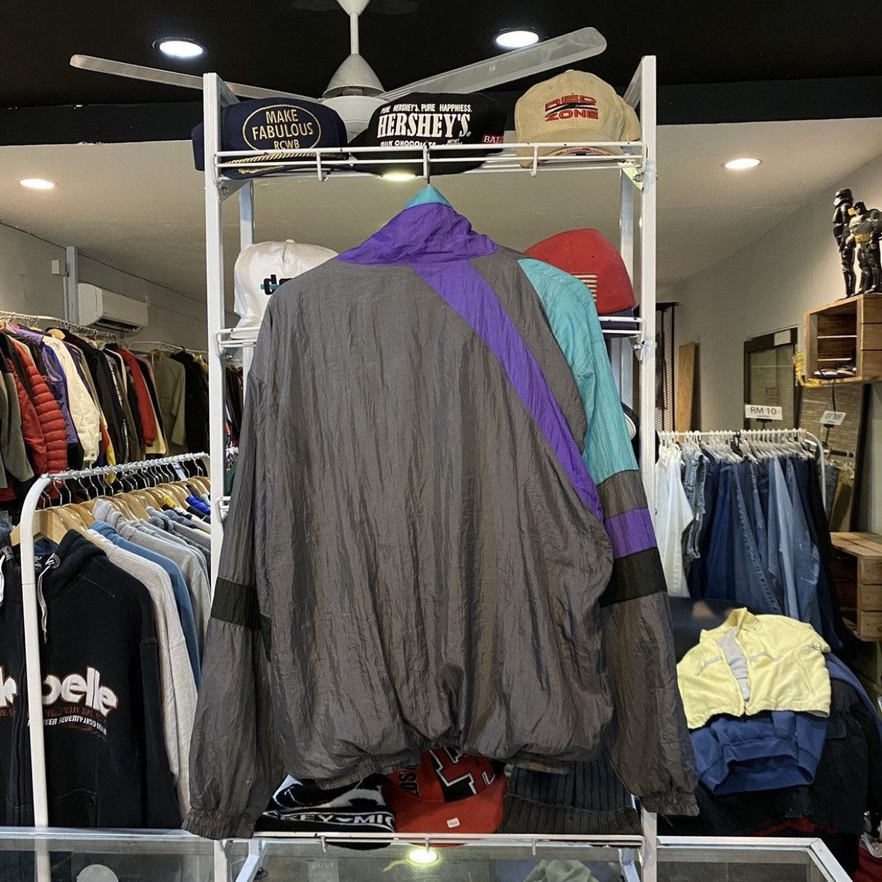 Givenchy Vintage Givenchy Activewear Full Zip Windbreaker Jacket Size US L / EU 52-54 / 3 - 2 Thumbnail