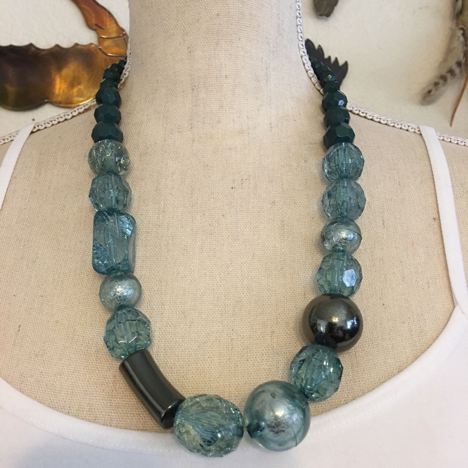 Jewelry Chunky crackled bead green tone necklace Size ONE SIZE - 1 Thumbnail