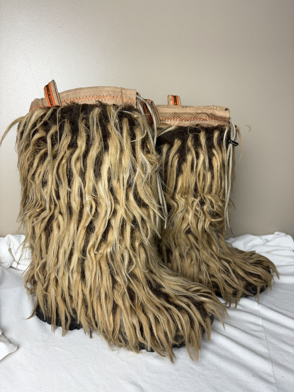 Vintage FAUX FUR VINTAGE AVANT GARDE YETI WINTER BOOTS Size US 9 / IT 39 - 1 Thumbnail