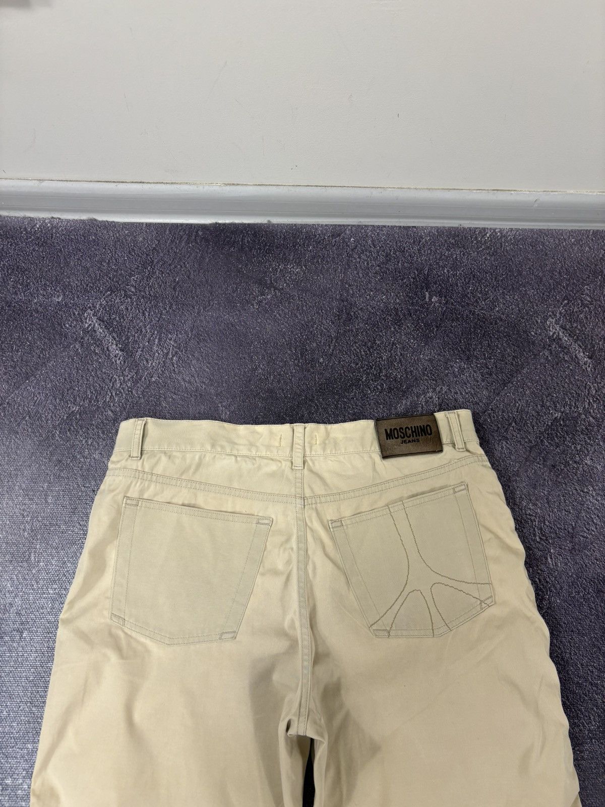 Moschino Vintage Moschino Jeans Casual Cream Luxury Shorts Size US 36 / EU 52 - 5 Thumbnail