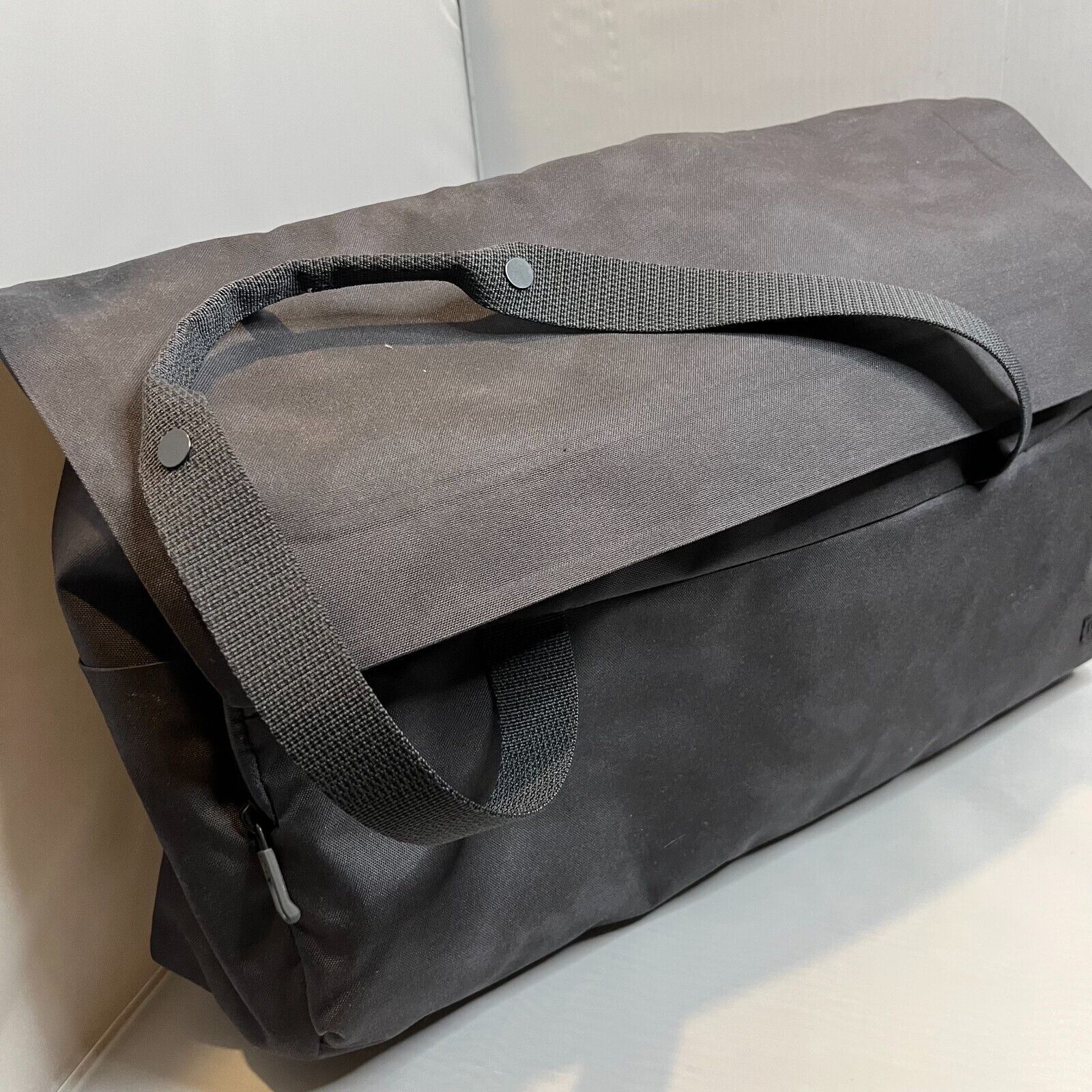 Lululemon store Early Embark Duffel 27L