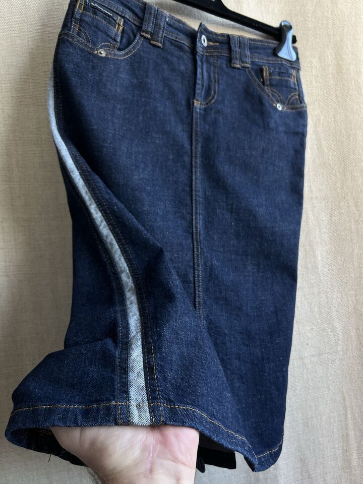 Dolce & Gabbana Dolce & Gabbana Knee Length Denim Skirt Blue Size S Size 28" / US 6 / IT 42 - 3 Thumbnail