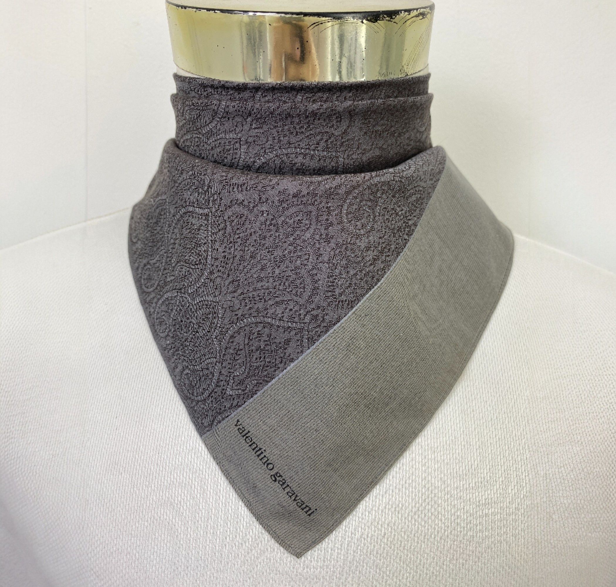 Valentino Valentino Garavani Handkerchief / Neckerchief KT0190 Size ONE SIZE - 1 Thumbnail