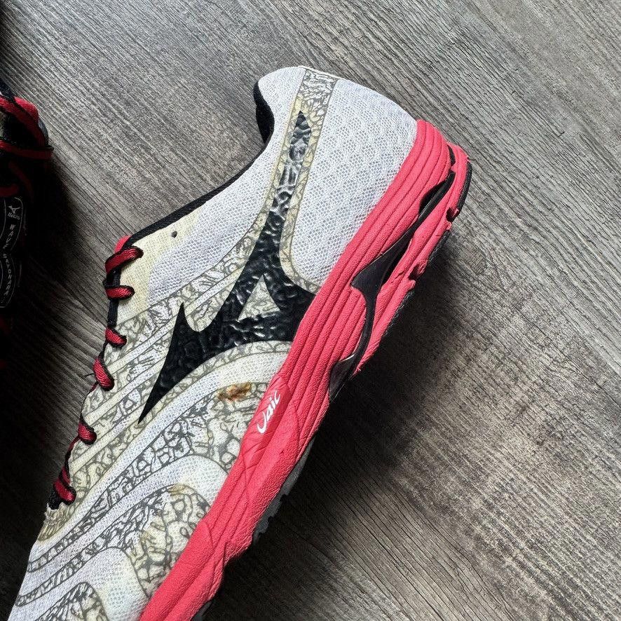 Mizuno MIZUNO • Wave Sayonara 2 (12.5M) Size US 12.5 / EU 45-46 - 8 Thumbnail