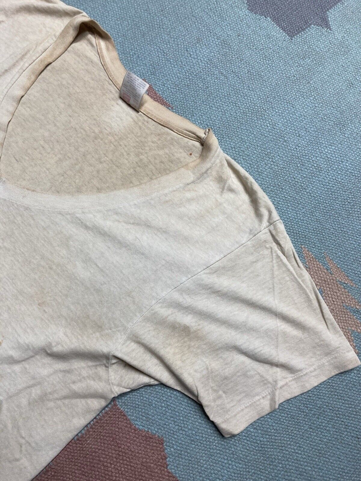 Hanes × Vintage VTG v neck t shirt blank white hanes stained grunge cotton L Size US L / EU 52-54 / 3 - 6 Thumbnail