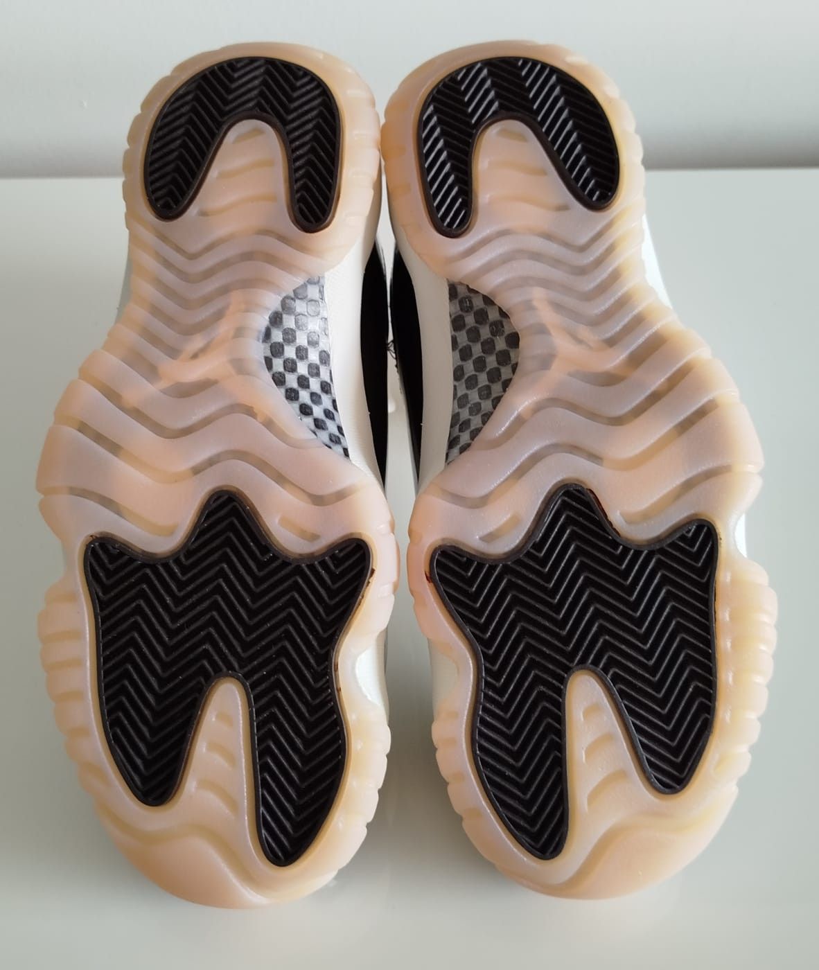 Jordan Brand Jordan 11 Retro Mid Neapolitan AR0715-101 Size US 7 / IT 37 - 3 Thumbnail