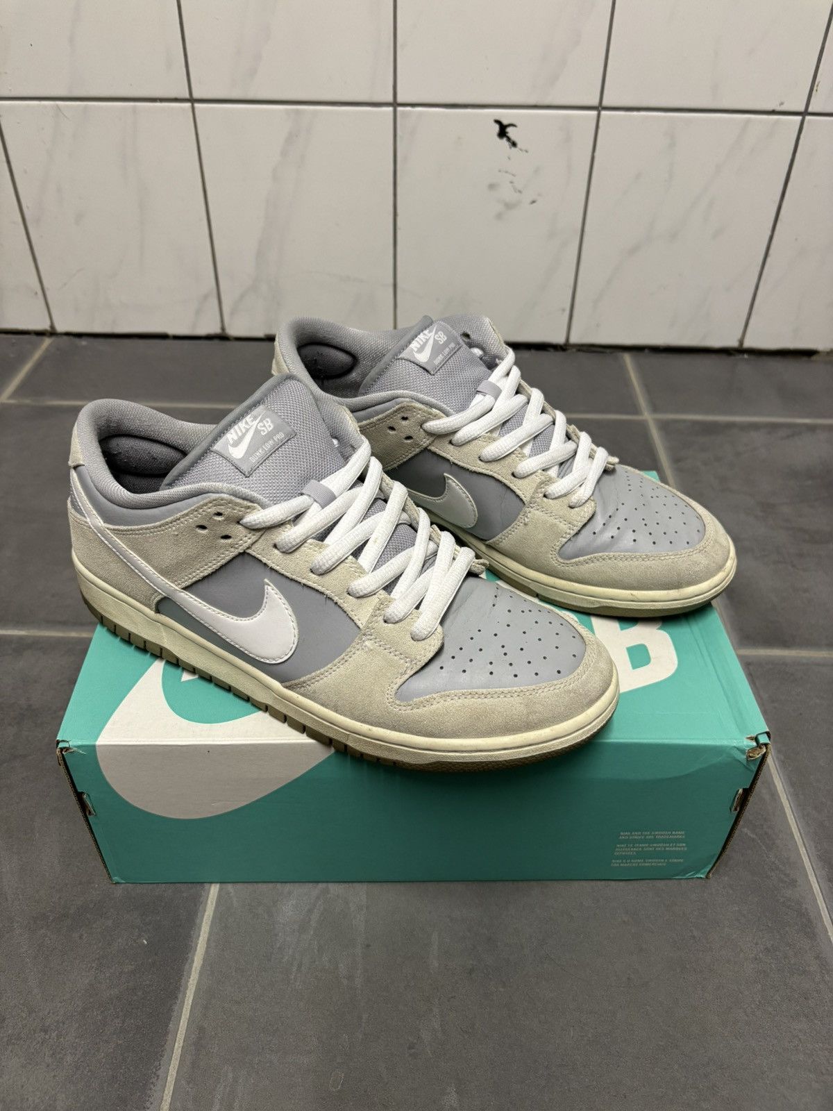 Nike Nike SB Dunk Low “Summit White / Wolf Grey” Size US 10.5 / EU 43-44 - 3 Thumbnail