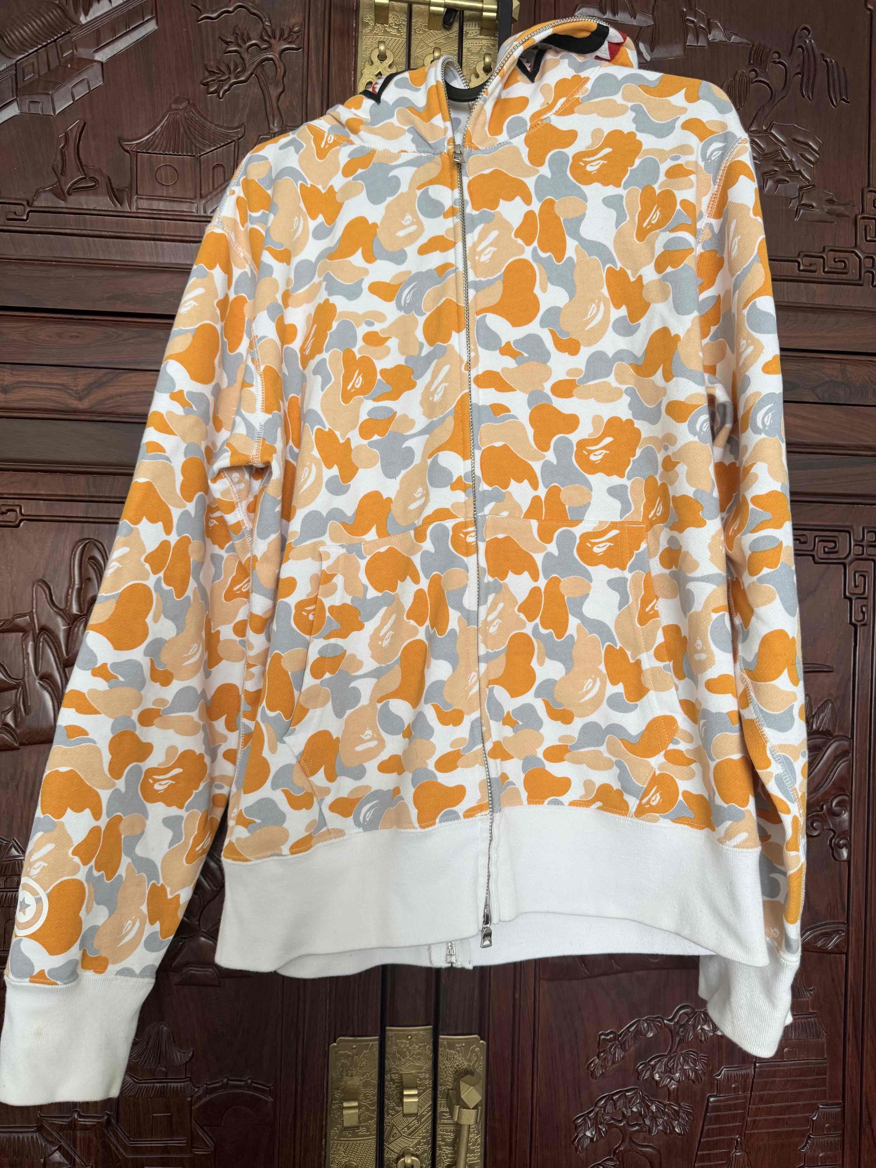 Bape A Bathing Ape Camo Shark Hoodie Size M Size US M / EU 48-50 / 2 - 1 Thumbnail