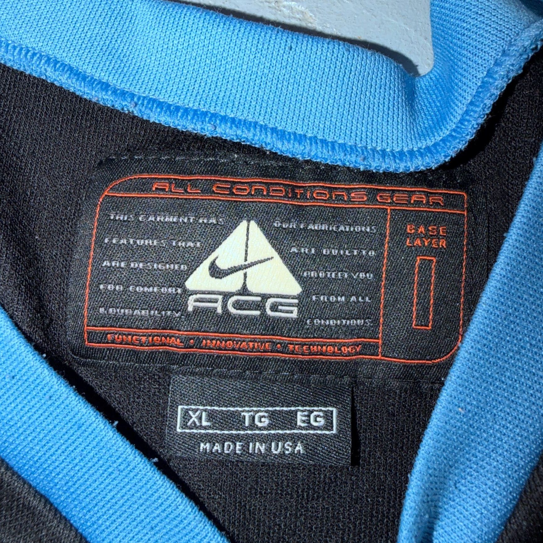 Nike ACG VINTAGE Nike ACG Base Layer Shirt XL Black Blue Comfort & Durability Outdoor Y2K 90s Mens Pullover Lightweight Medium Logo Size US XL / EU 56 / 4 - 7 Thumbnail