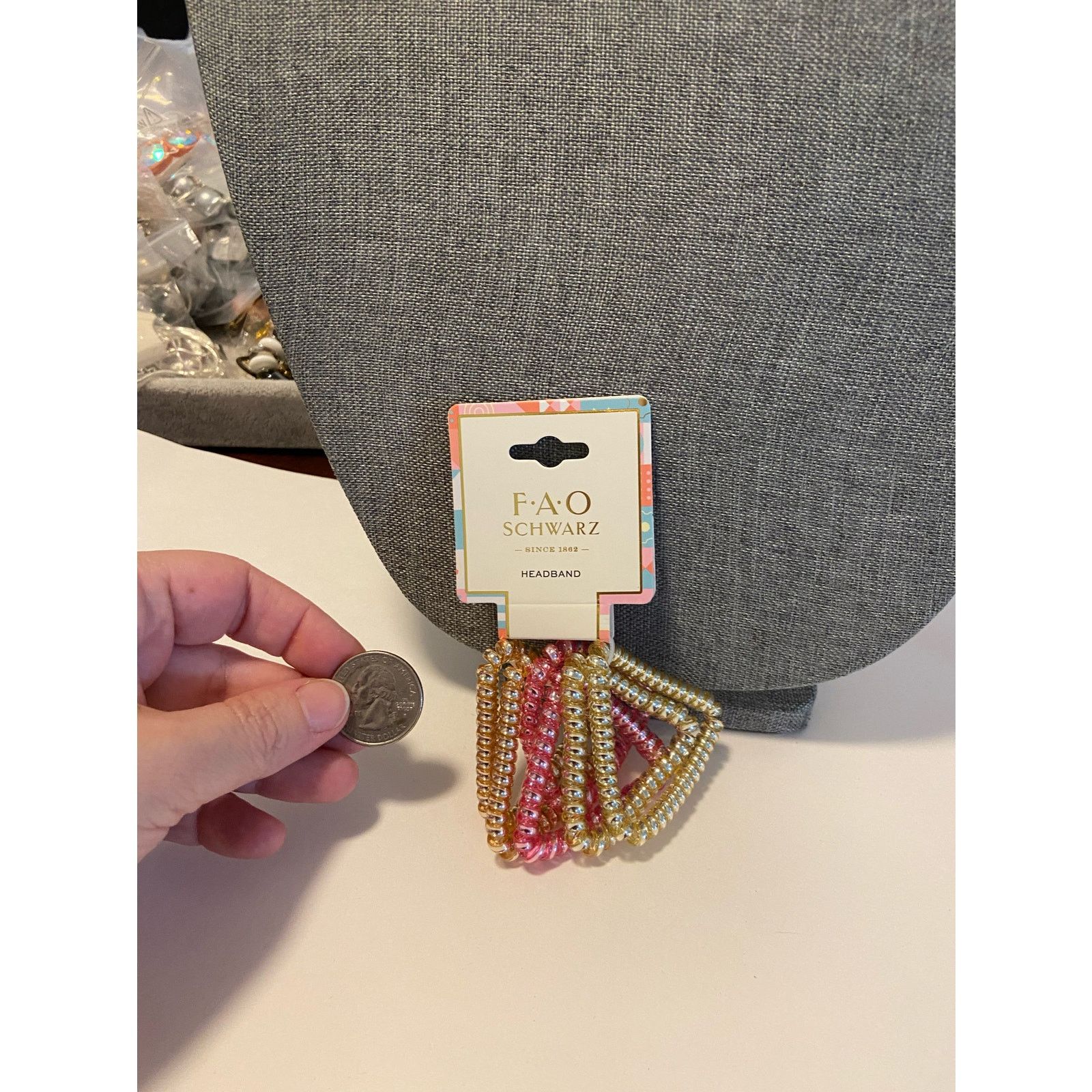 Other triangle hair coils Size ONE SIZE - 2 Thumbnail