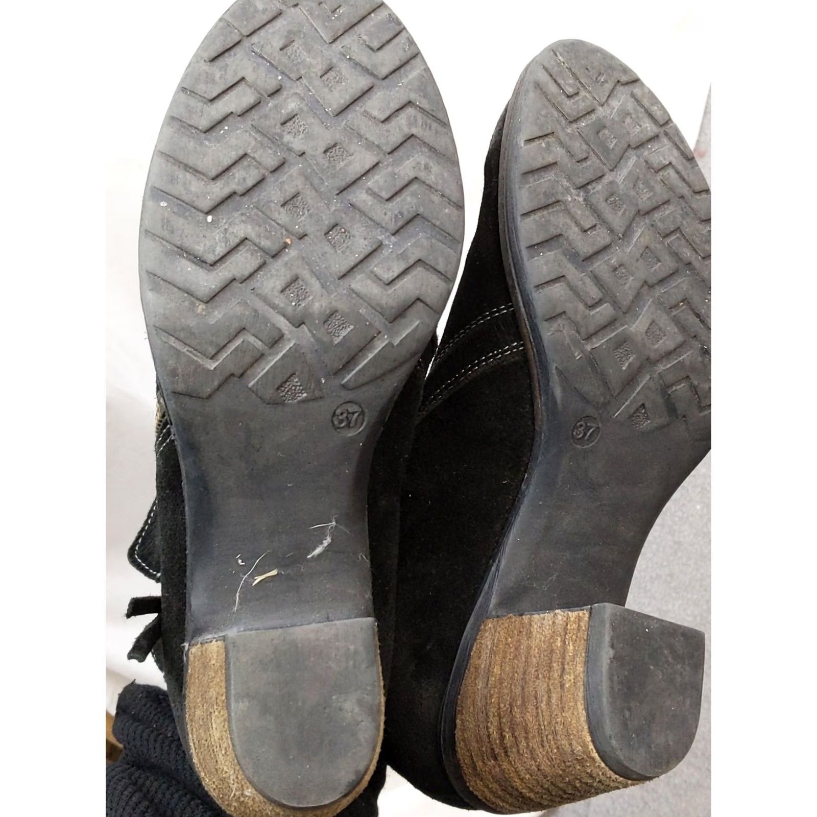 Taos Taos Dillie Boots Womens 6.5 Black Suede Ankle Zip Block Heel Comfort Casual Size US 7 / IT 37 - 7 Thumbnail
