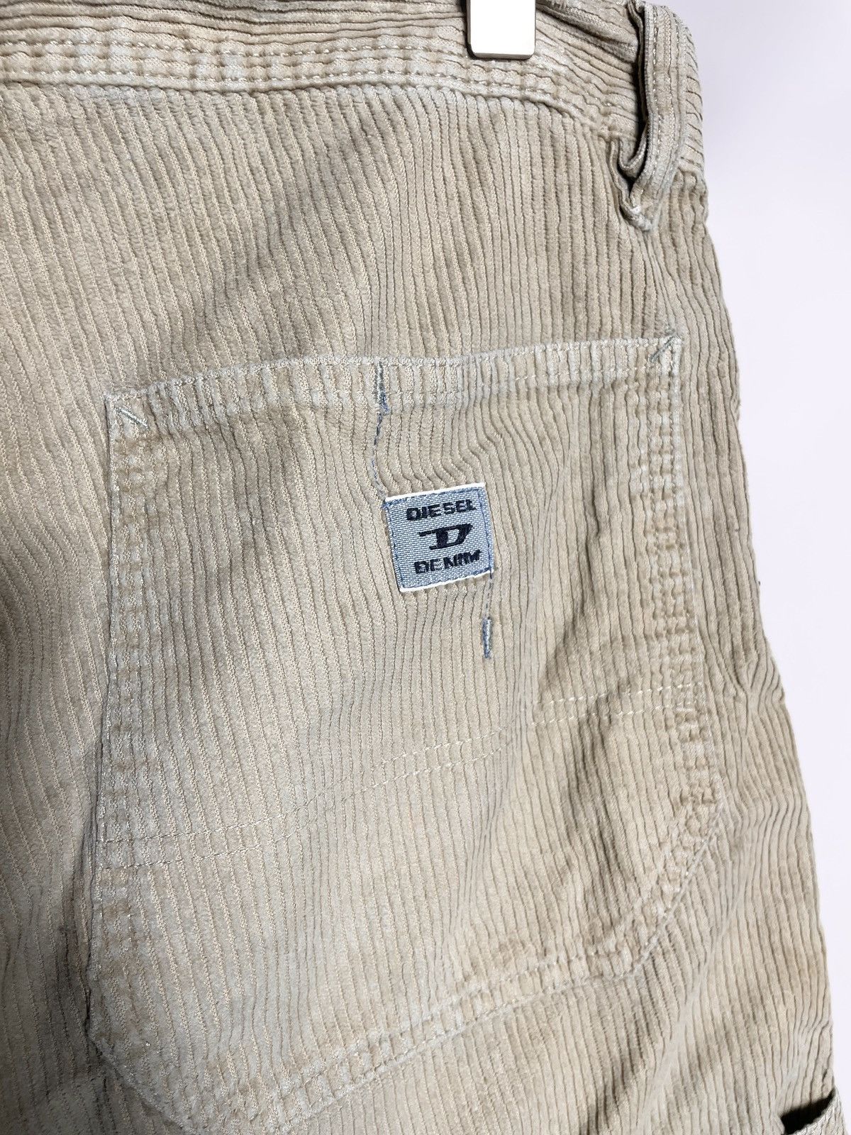 Diesel × Diesel Black Gold × Vintage VINTAGE 👁️ Diesel Velvet double knee carpenter Beige Shorts Size US 29 - 6 Thumbnail