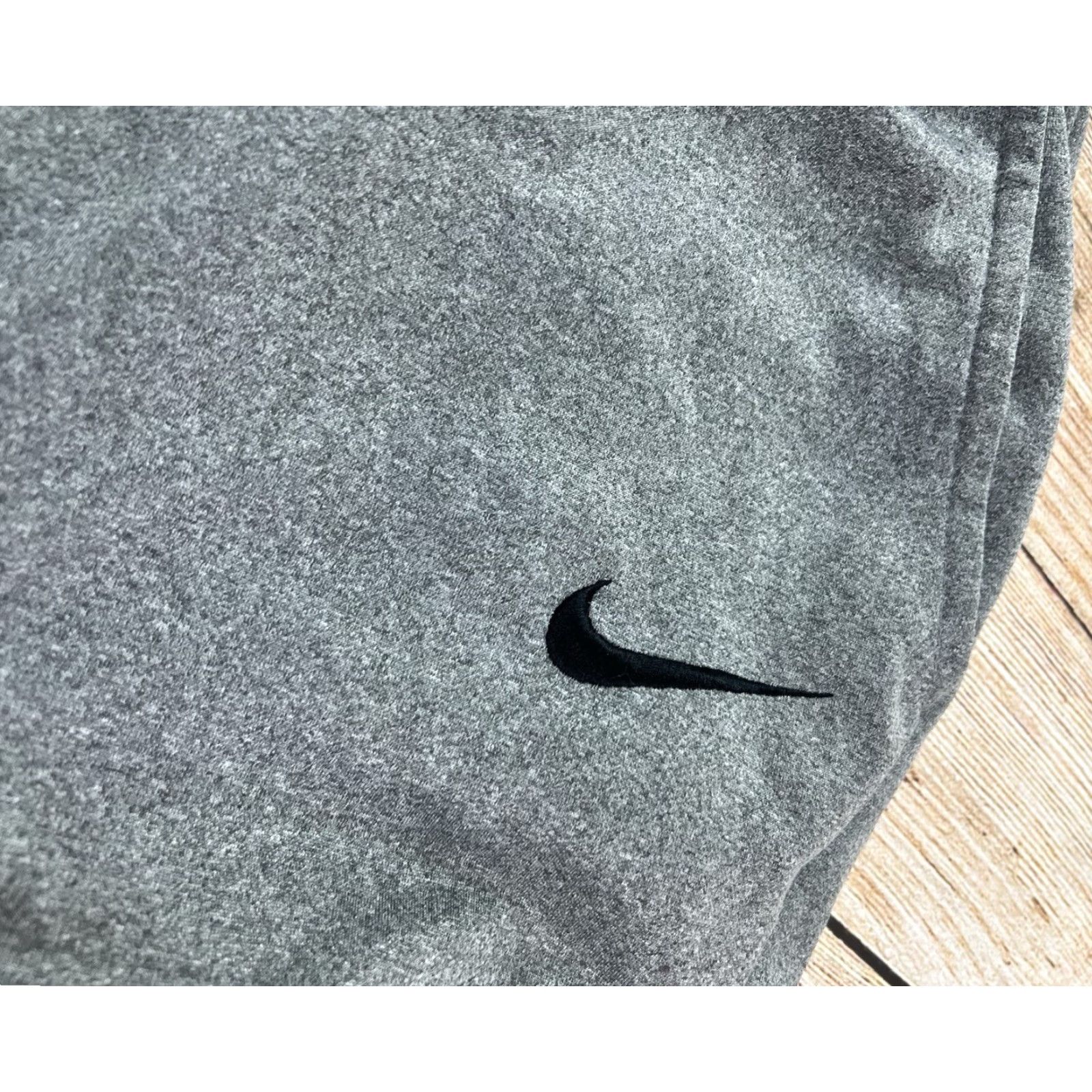 Nike Nike Mens Dri Fit Grey Sweatpants Size Small User: Mens Nike Dri Fit Grey Sweatpants Size Small Size US 29 - 3 Thumbnail