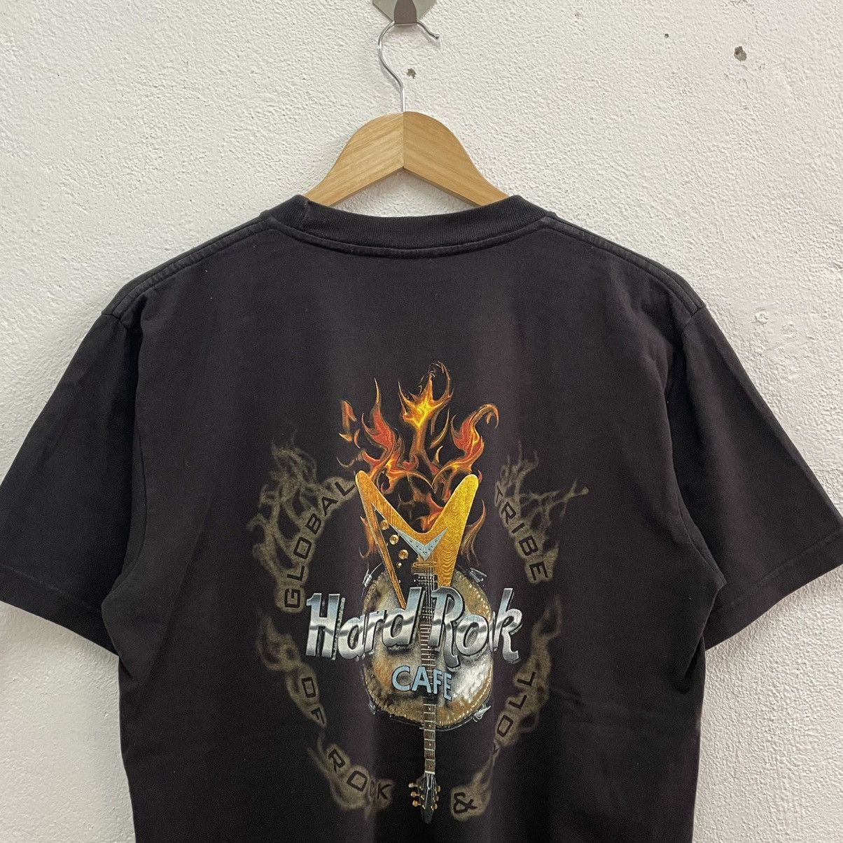 Hard Rock Cafe 🔥Vintage 90s Hard Rock Cafe Singapore Big Logo Tee Size US L / EU 52-54 / 3 - 2 Thumbnail