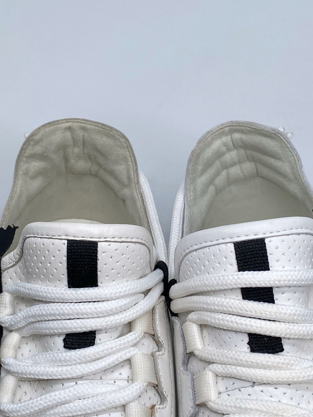 Givenchy Givenchy Spectre Logo Zip Runner Sneakers size 38.5 Size US 8.5 / IT 38.5 - 7 Thumbnail