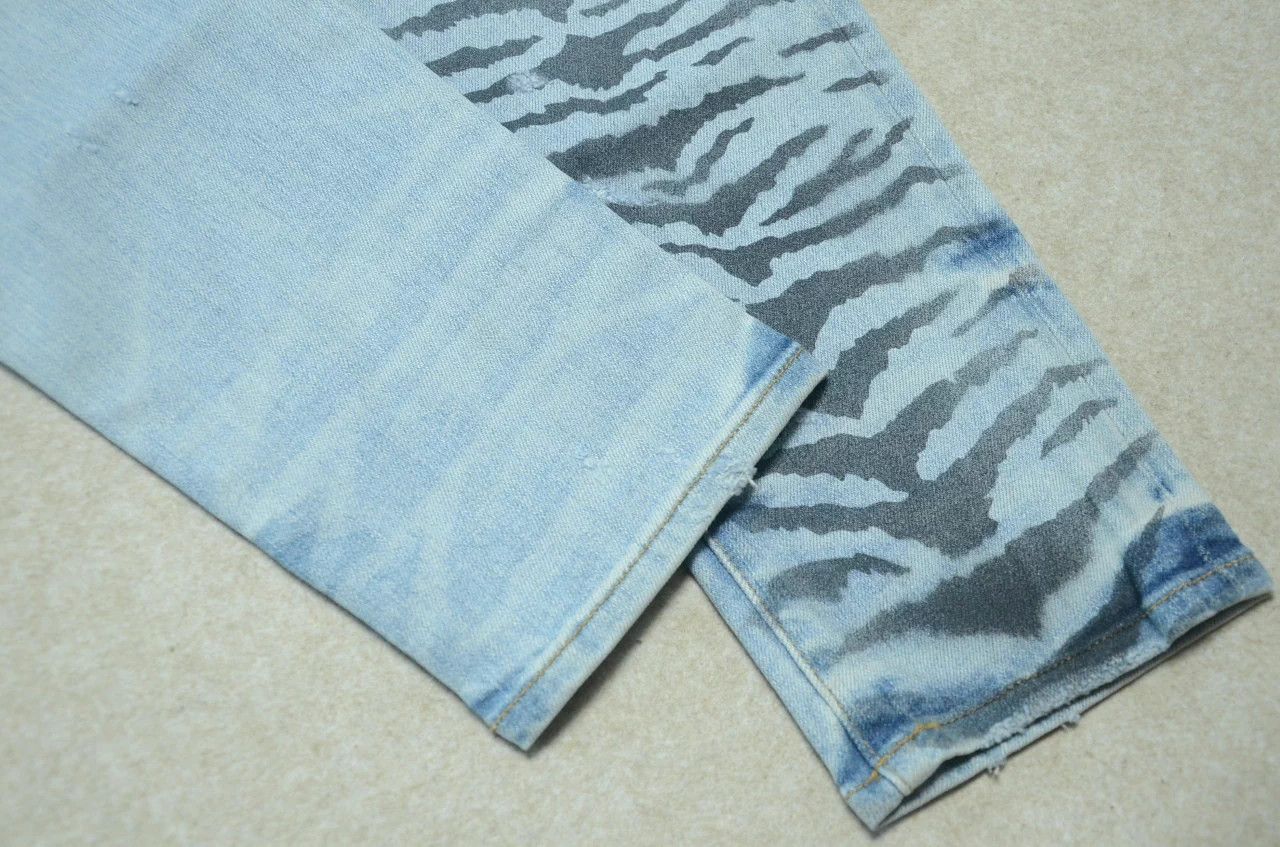 Amiri Amiri Blue Tiger Stripe Wash Distressed Jeans Size US 33 - 2 Thumbnail