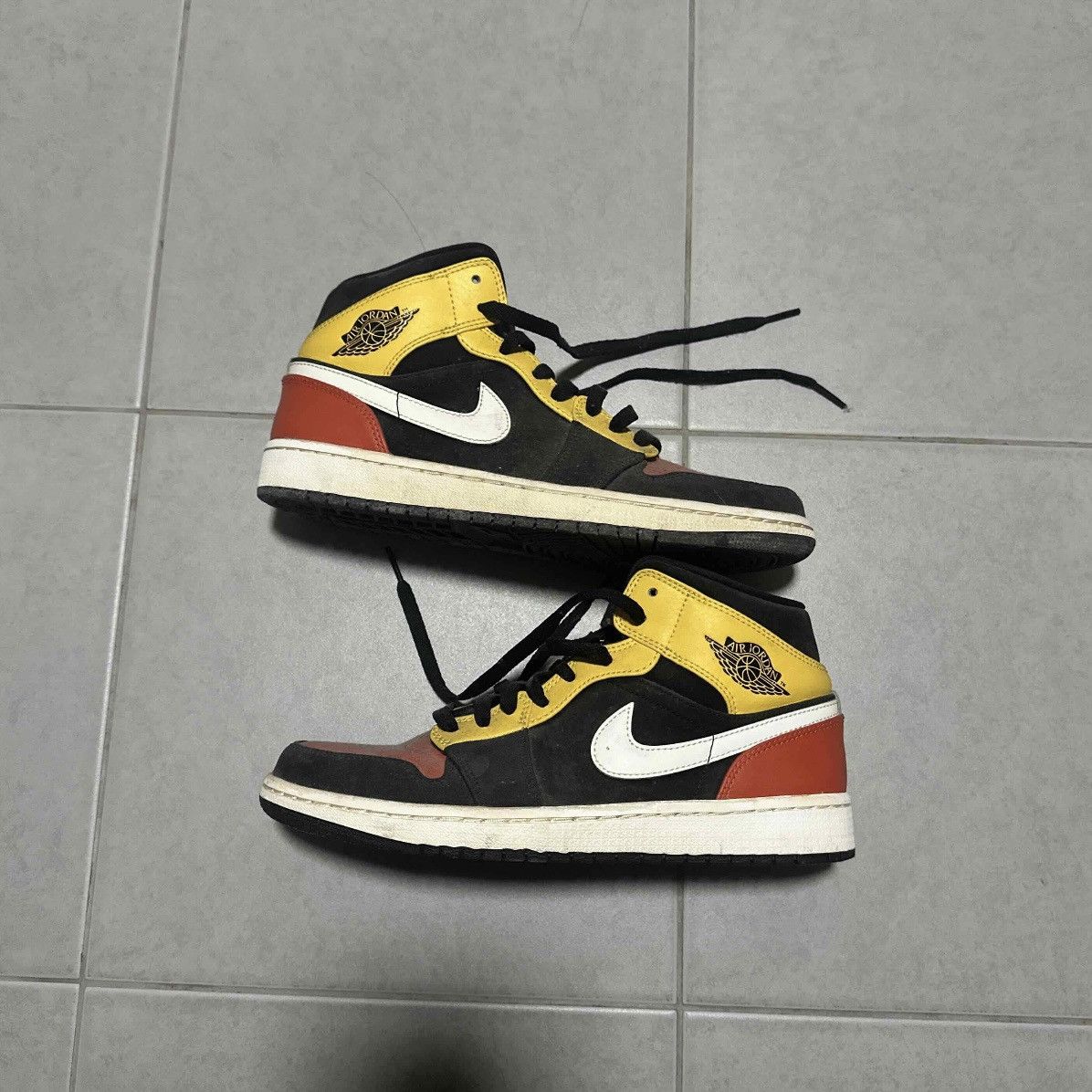 Jordan Brand Air Jordan 1 Mid Amarillo Size US 8.5 / EU 41-42 - 1 Thumbnail