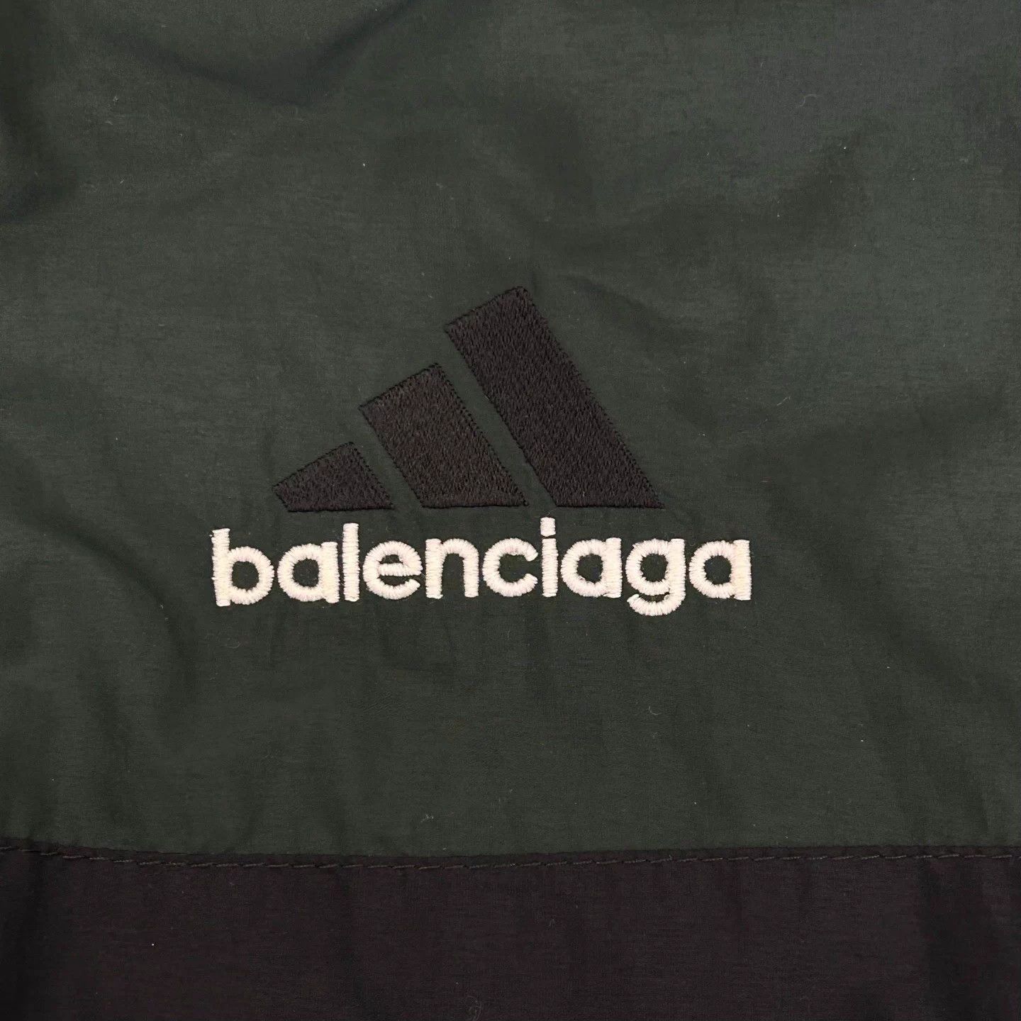 Balenciaga Balenciaga x adidas 2-in-1 casual cotton jacket size 2 Size US M / EU 48-50 / 2 - 7 Thumbnail