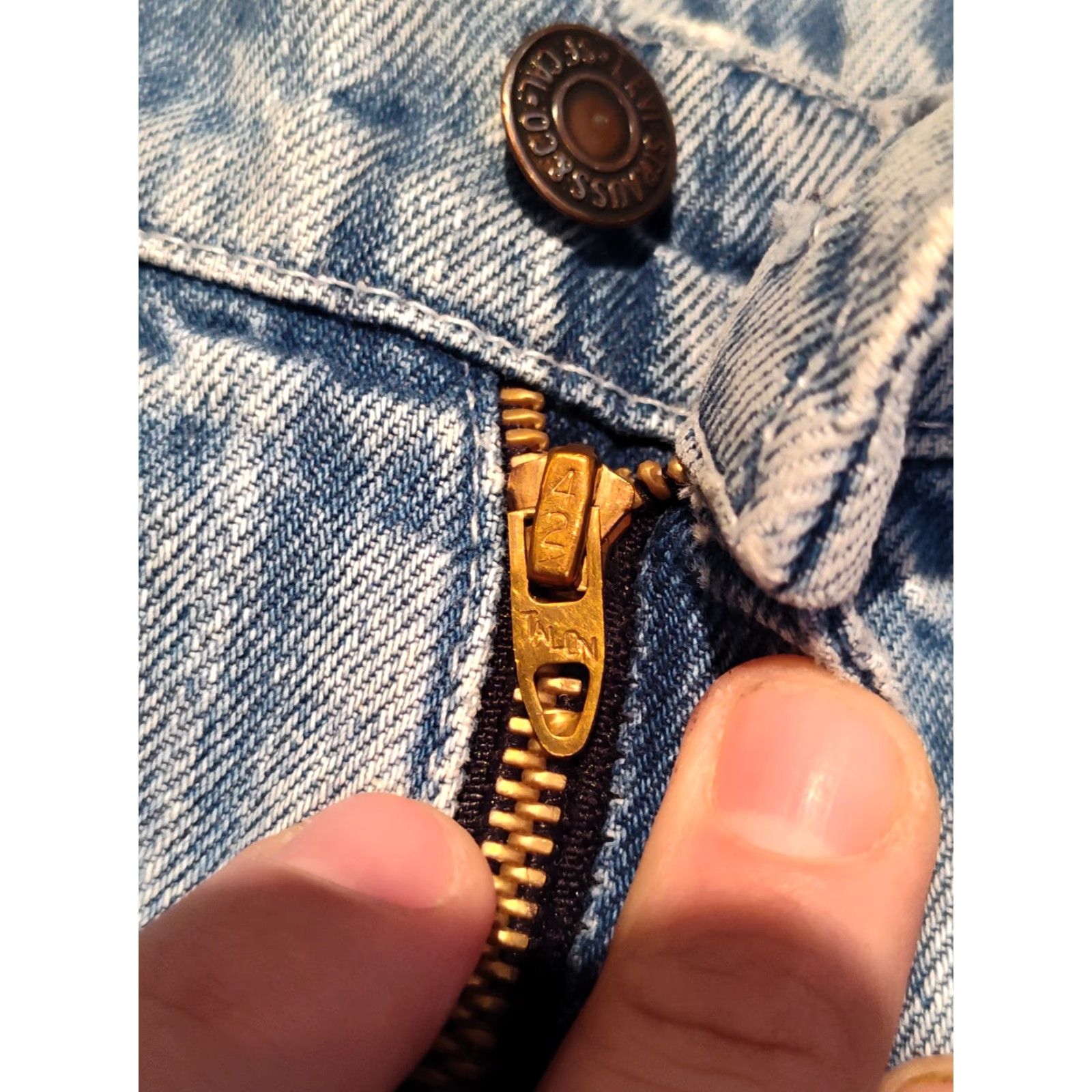 Levi's VINTAGE Levi's SF 207 Blue Jeans 30x27 Light Wash Distressed 70s 80s Unisex Adults Size US 30 / EU 46 - 7 Thumbnail