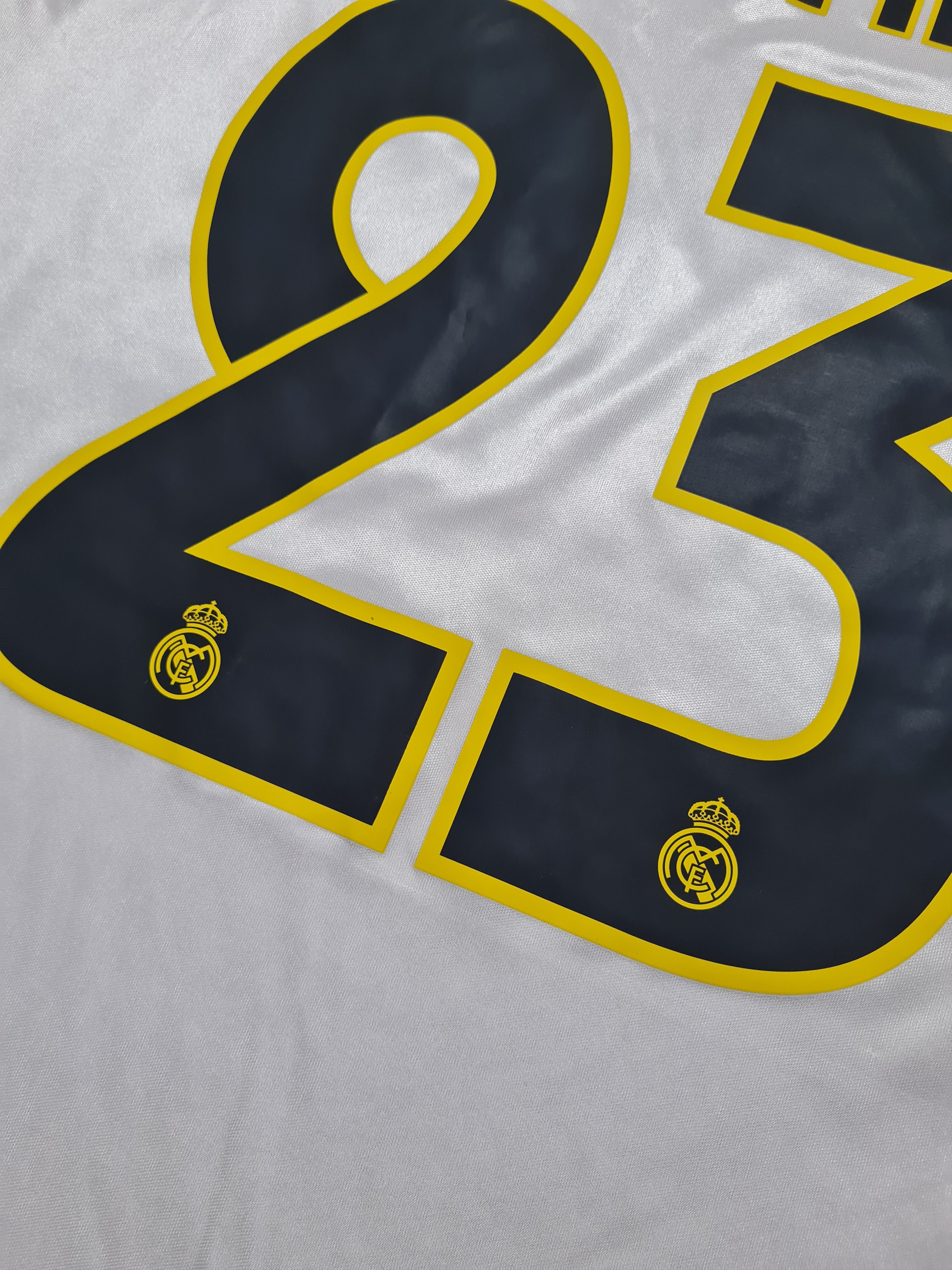 Adidas Real Madrid 2004/2005 David Beckham Football Adidas AJF001 Size US L / EU 52-54 / 3 - 18 Thumbnail
