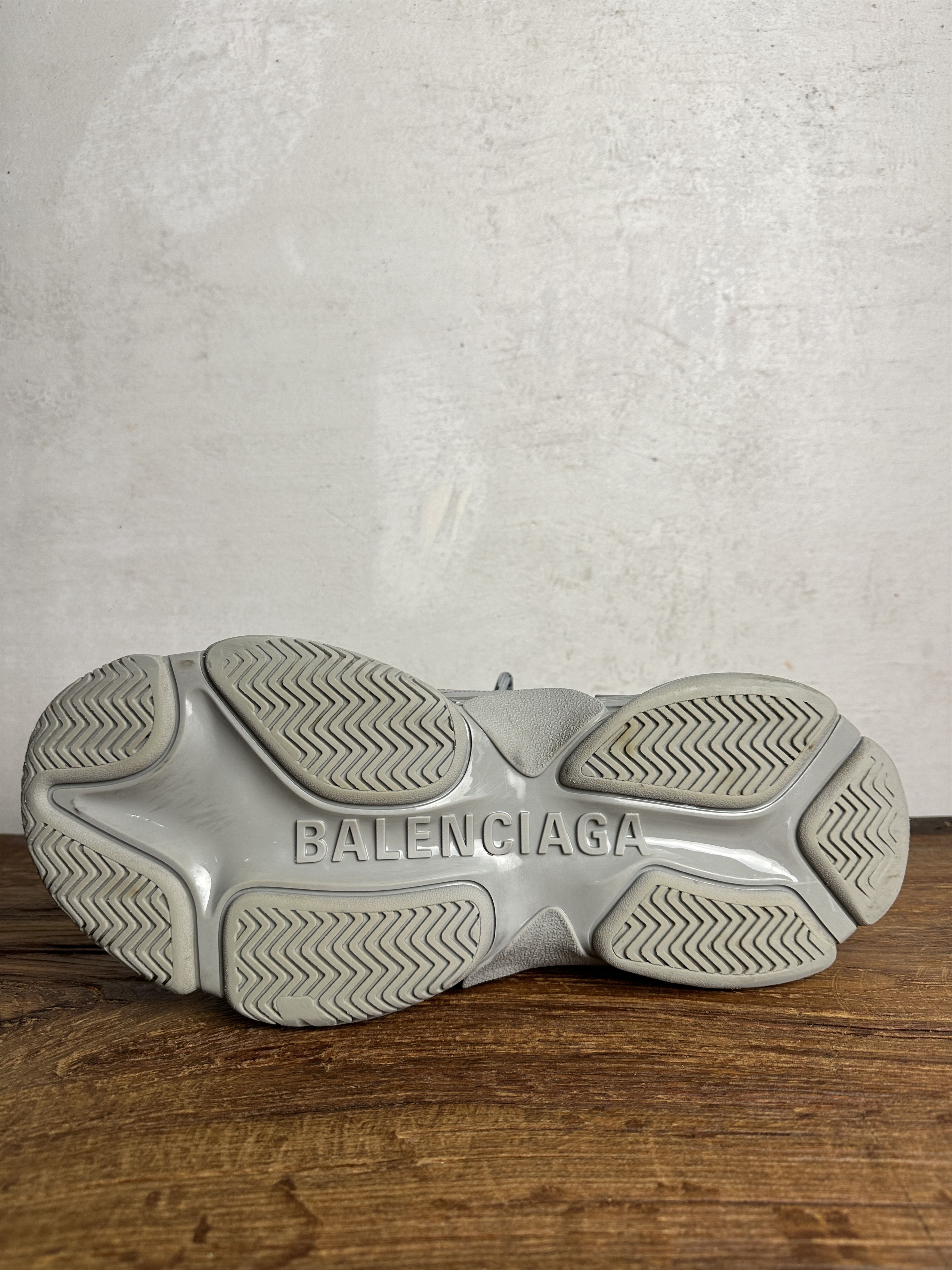 Balenciaga Balenciaga All Over Logo Triple S Leather Free Sneaker Grey Size US 11 / EU 44 - 11 Thumbnail