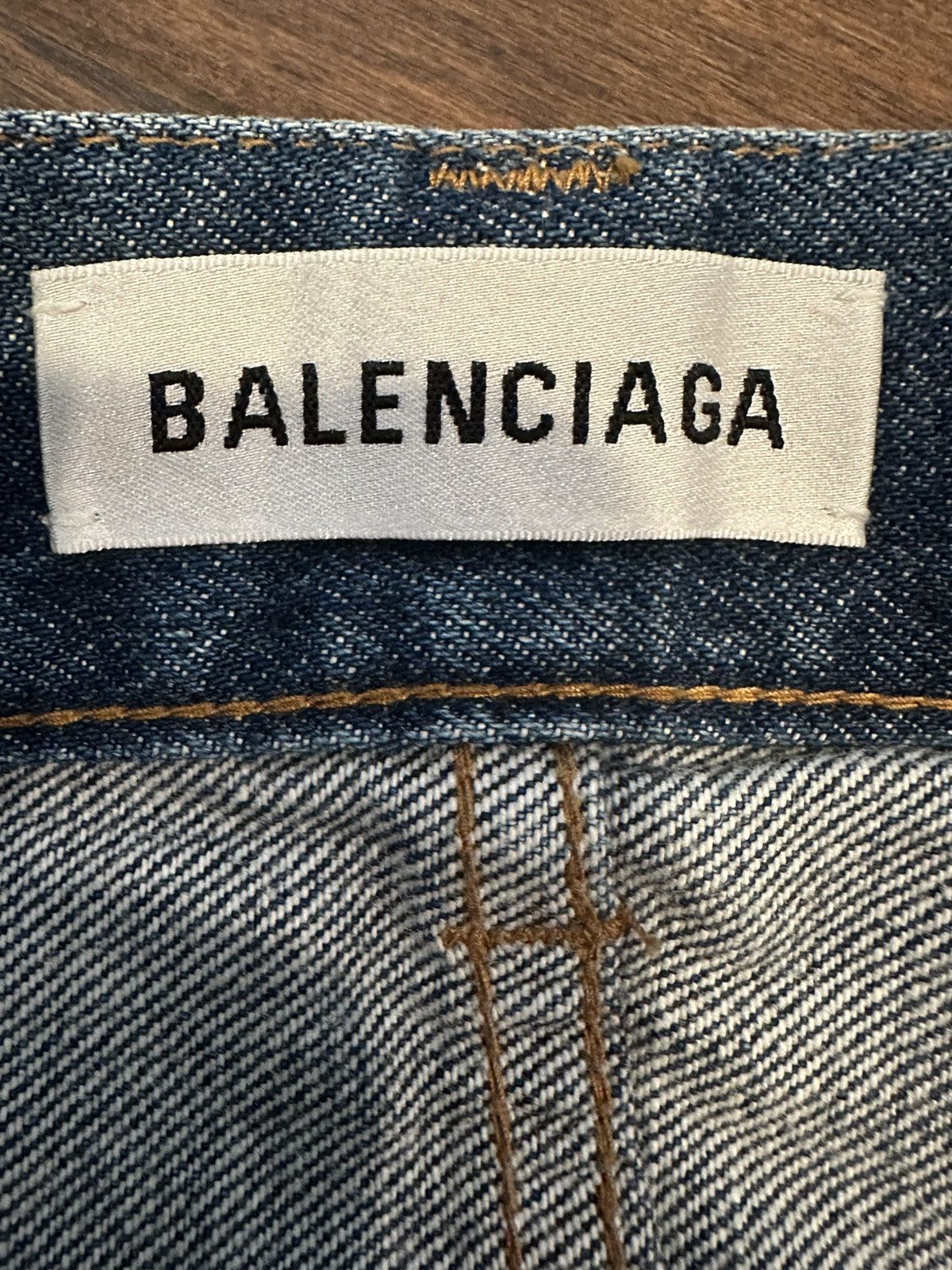 Balenciaga Balenciaga Women’s Twisted Leg Jeans Size 30" / US 8 / IT 44 - 4 Thumbnail