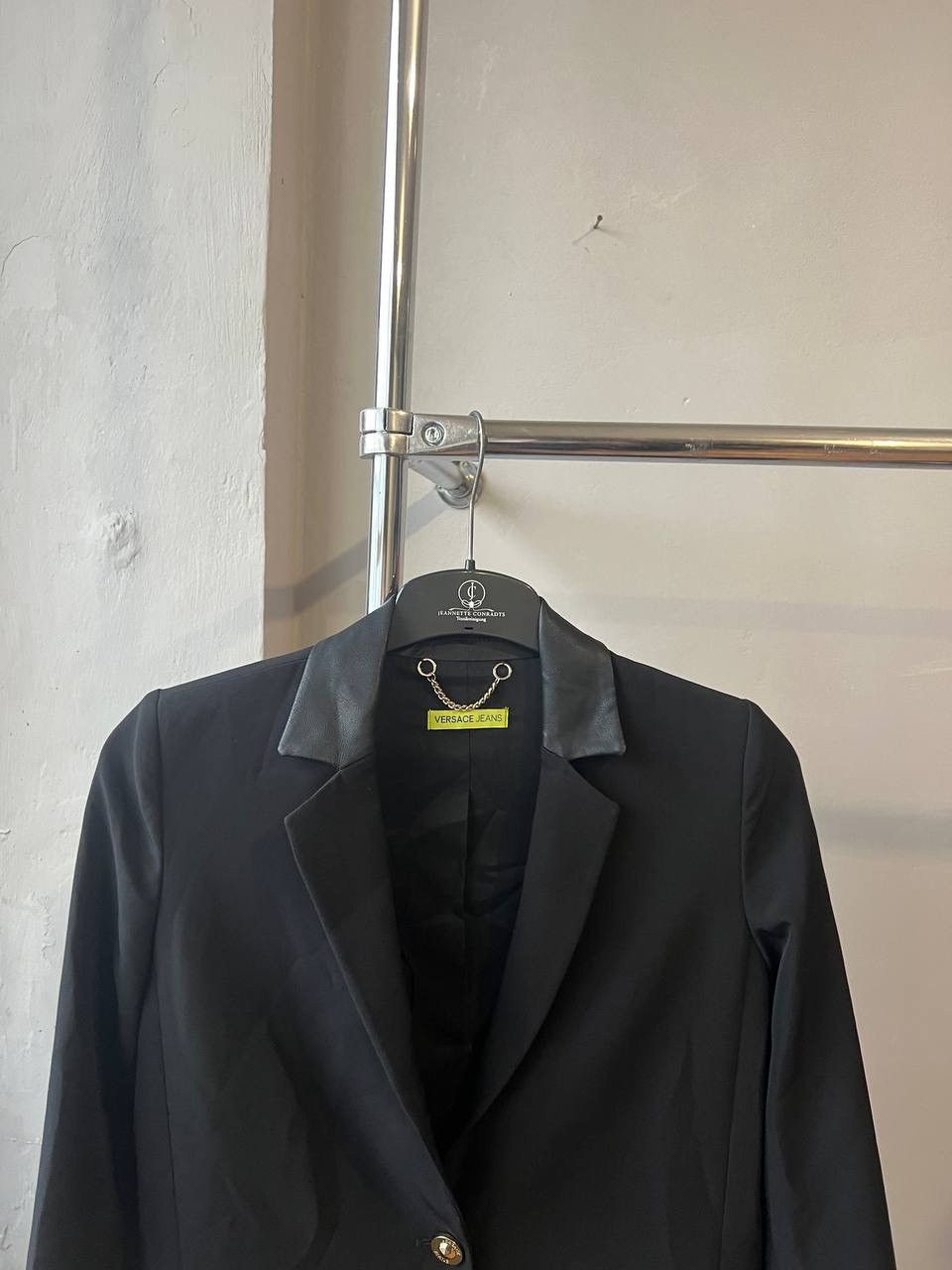 Versace Jeans Couture VERSACE JEANS RARE WOMEN DESIGNER SOLID SMOKING JACKETBLAZER Size XS / US 0-2 / IT 36-38 - 6 Thumbnail